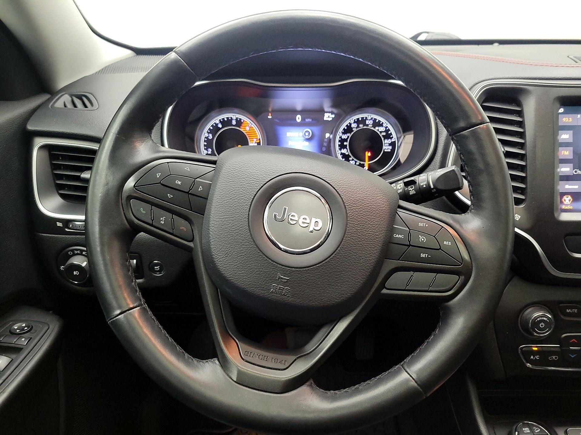 Thumbnail: 2019 Jeep Cherokee - 10