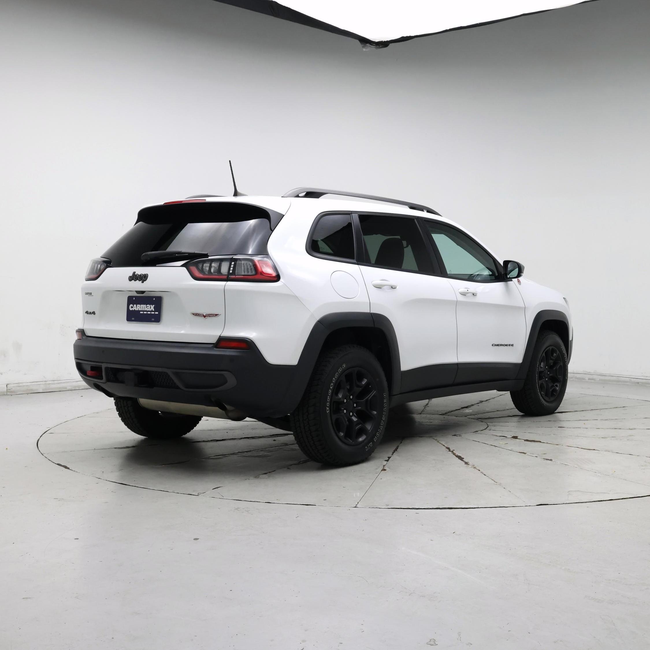 Thumbnail: 2019 Jeep Cherokee - 8