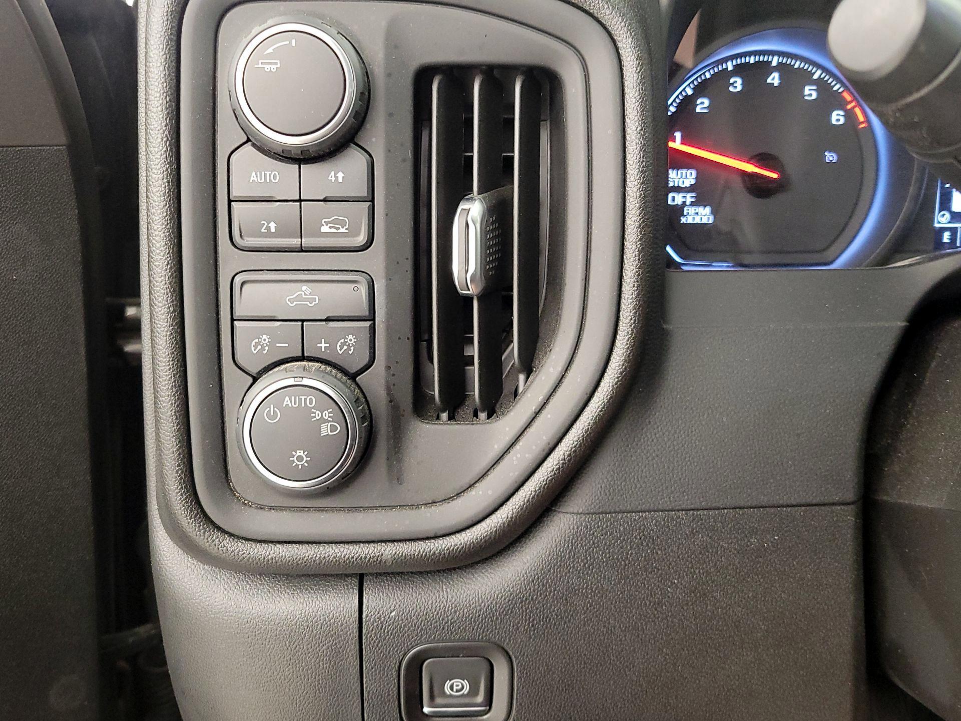 Thumbnail: 2021 Chevrolet Silverado 1500 - 13
