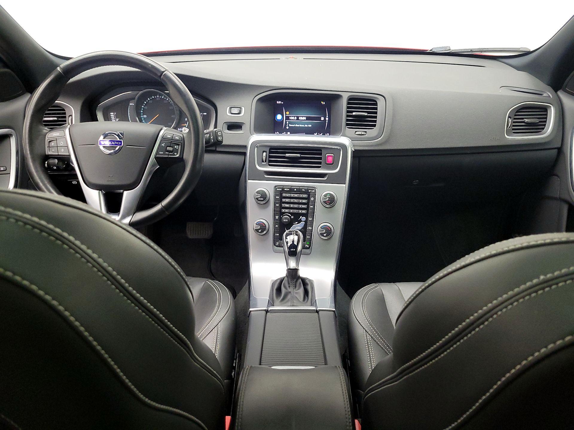 Thumbnail: 2017 Volvo V60 - 9