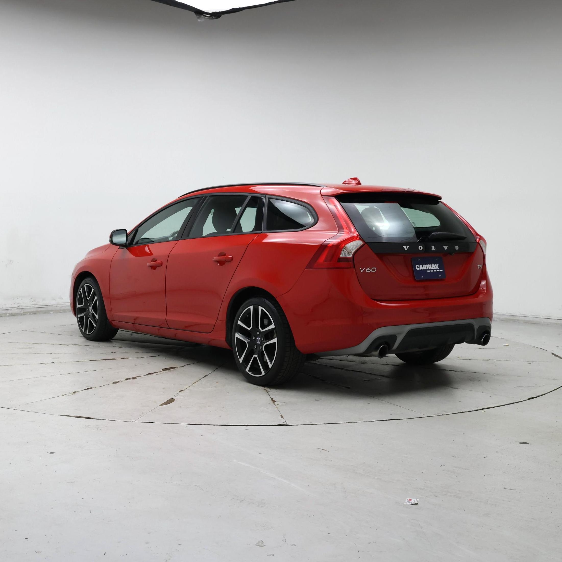 Thumbnail: 2017 Volvo V60 - 2