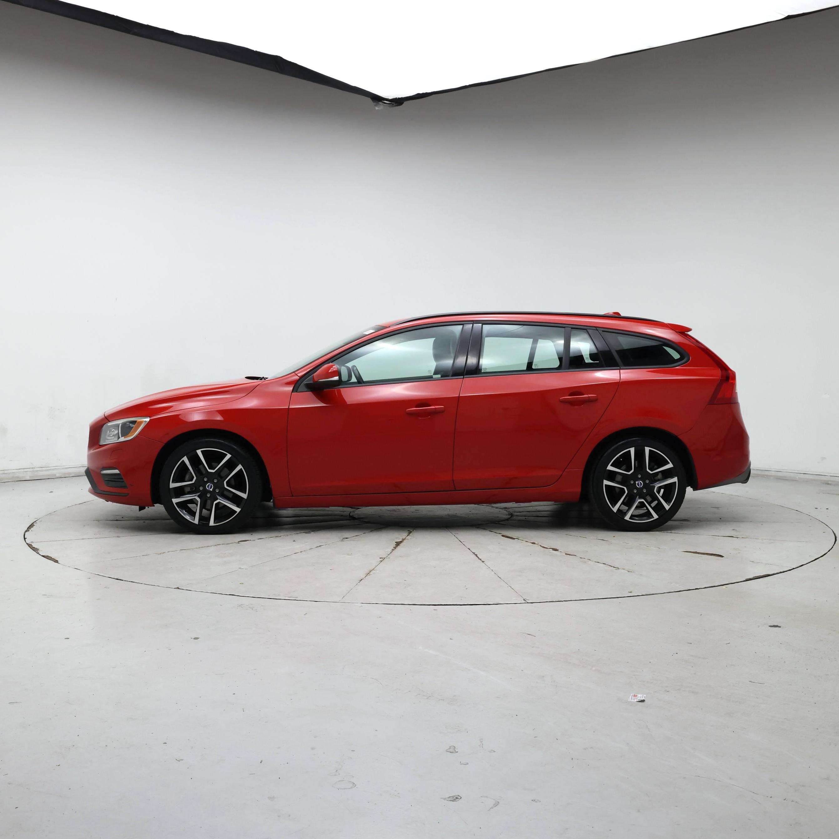 Thumbnail: 2017 Volvo V60 - 3