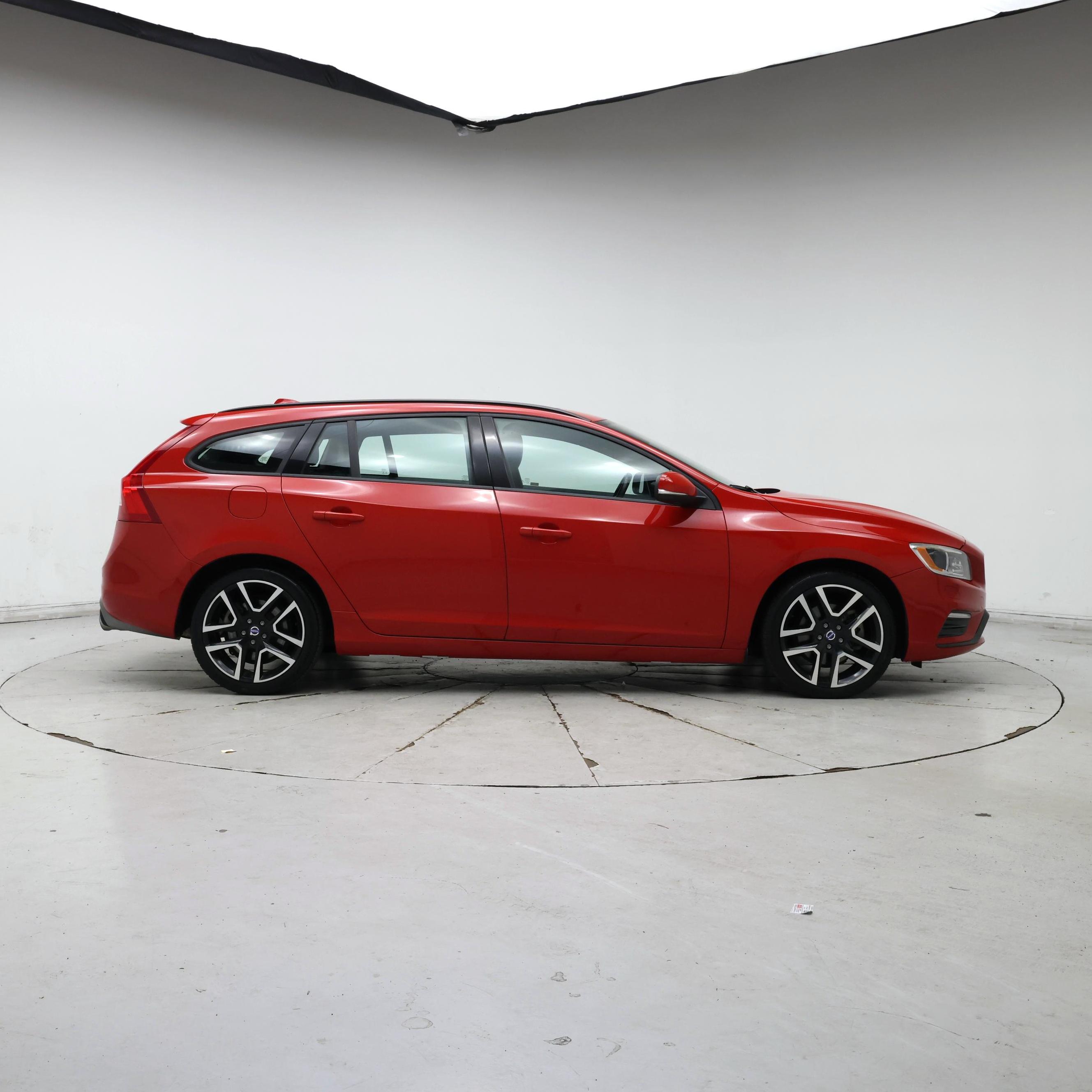 Thumbnail: 2017 Volvo V60 - 7