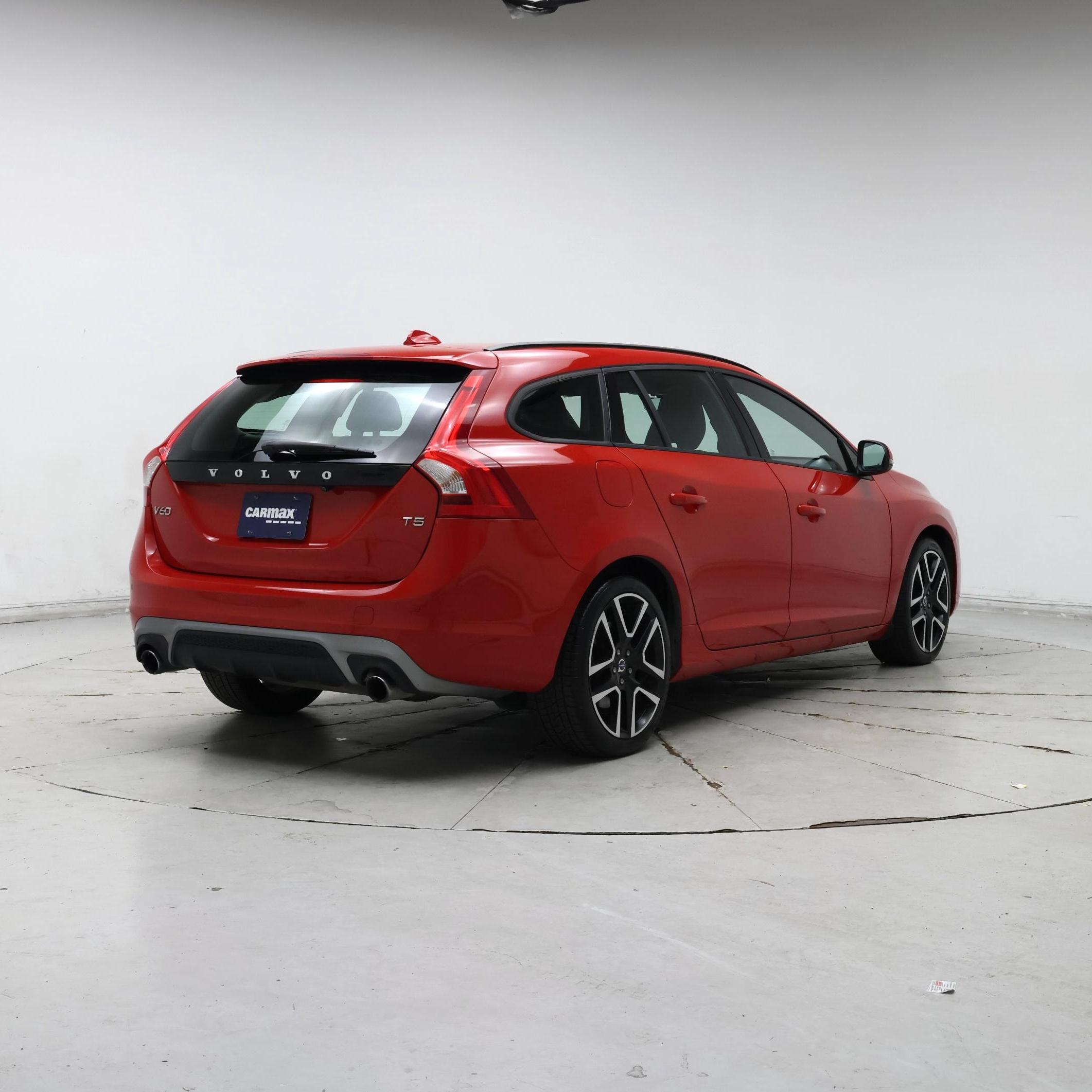 Thumbnail: 2017 Volvo V60 - 8