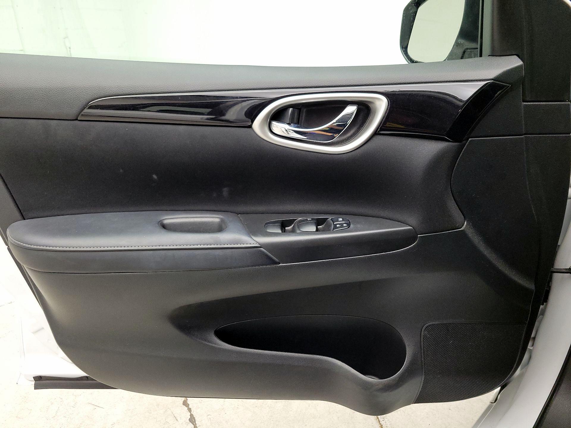 Thumbnail: 2019 Nissan Sentra - 12