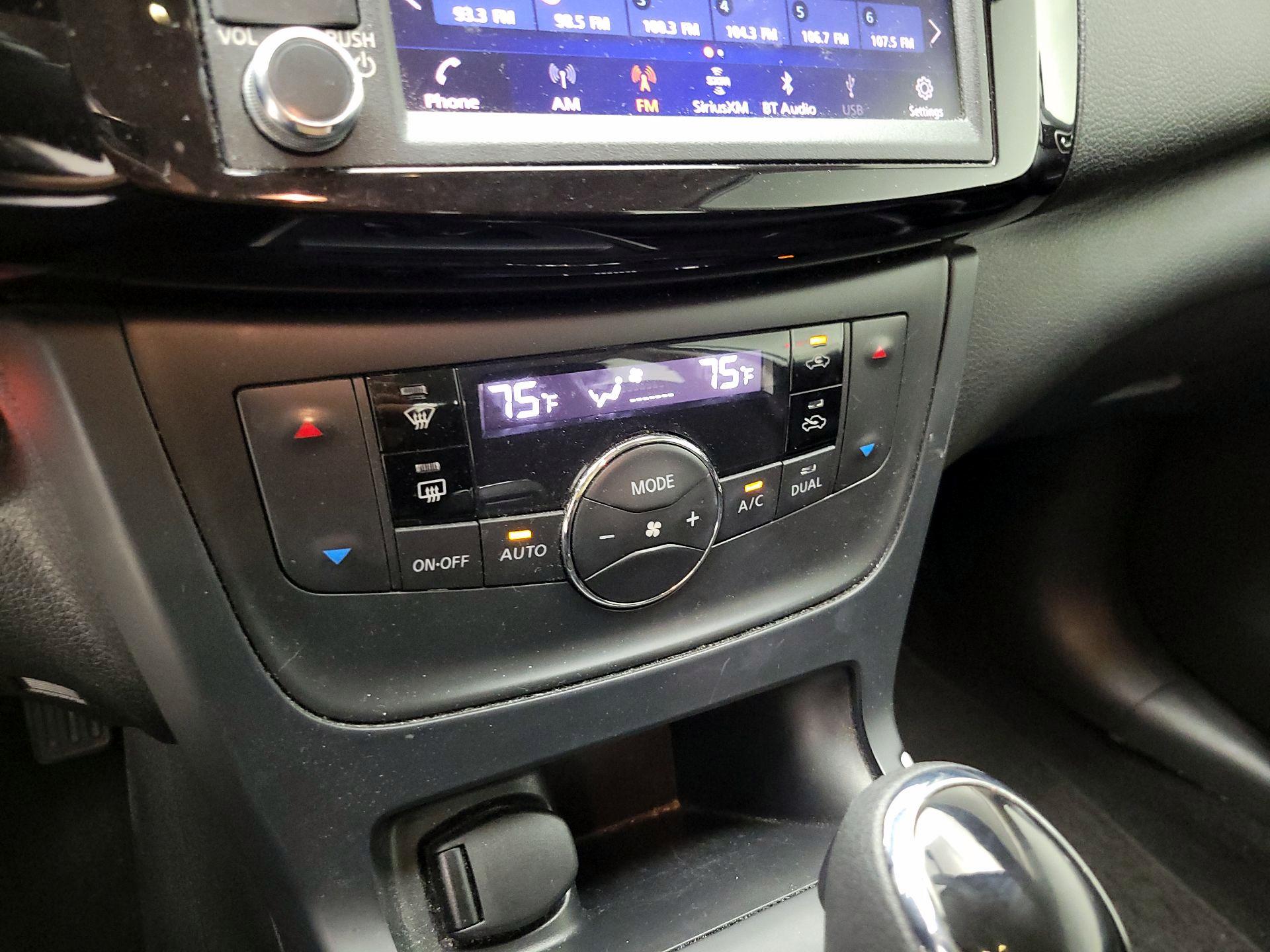 Thumbnail: 2019 Nissan Sentra - 16
