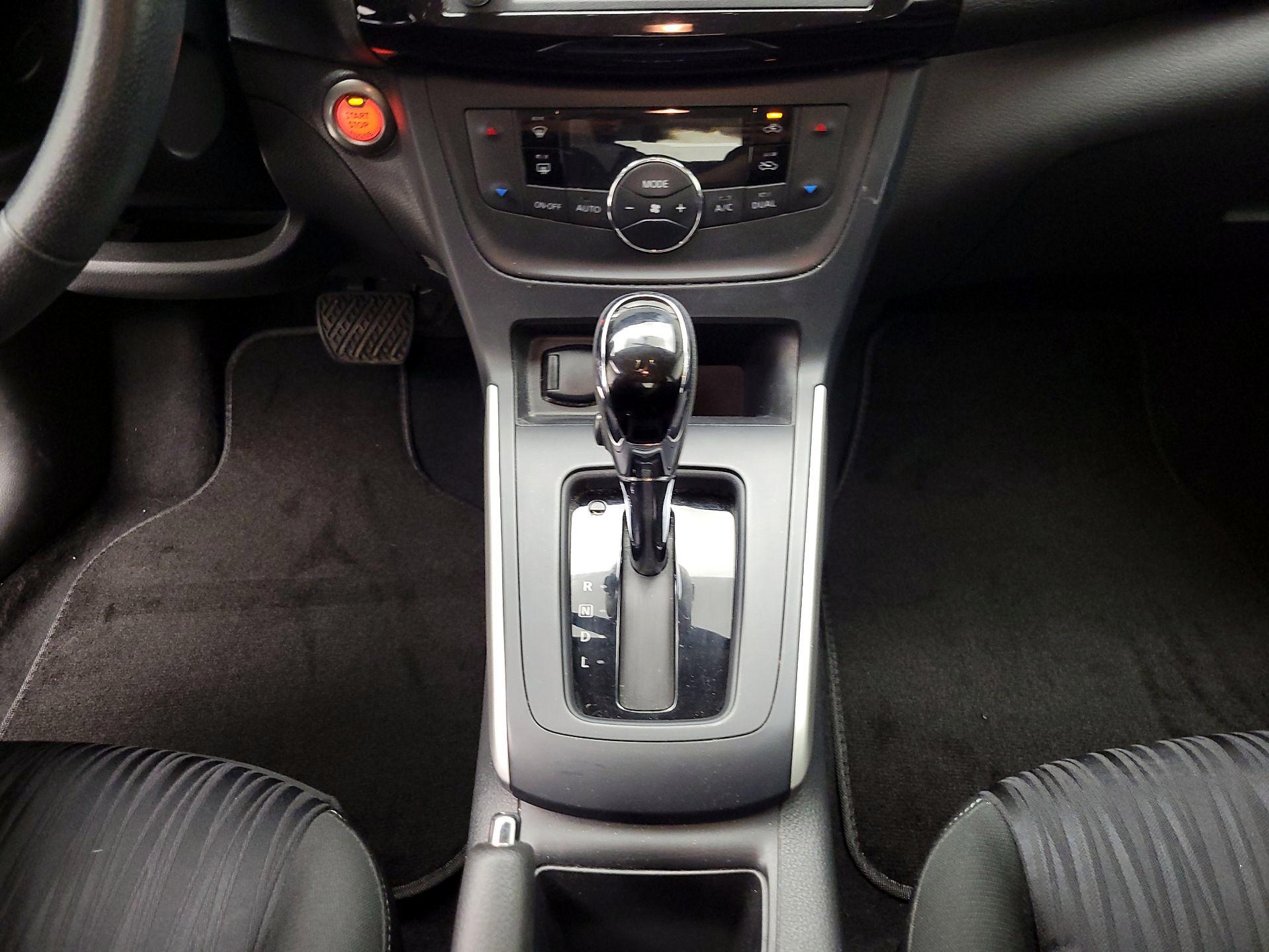 Thumbnail: 2019 Nissan Sentra - 17