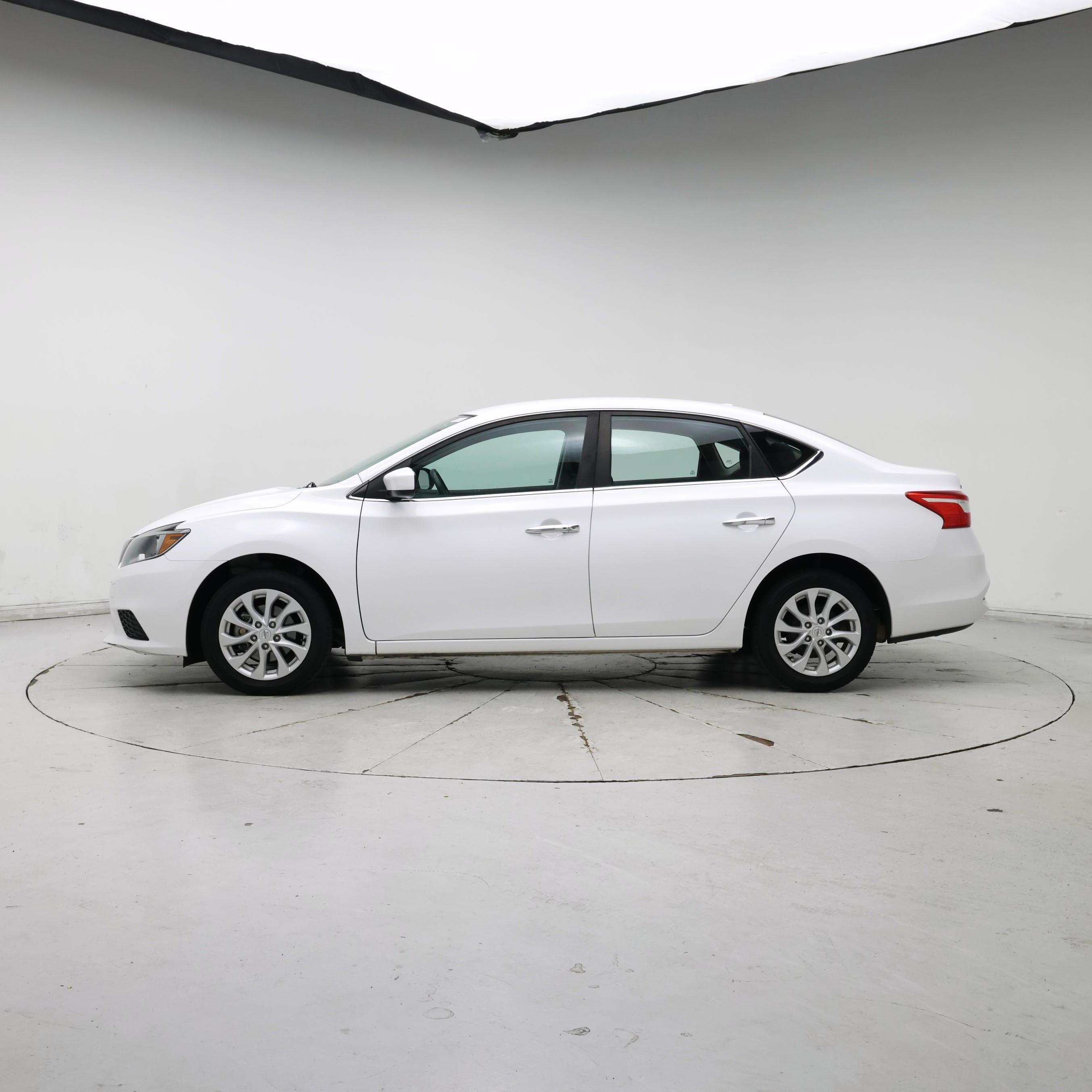 Thumbnail: 2019 Nissan Sentra - 3