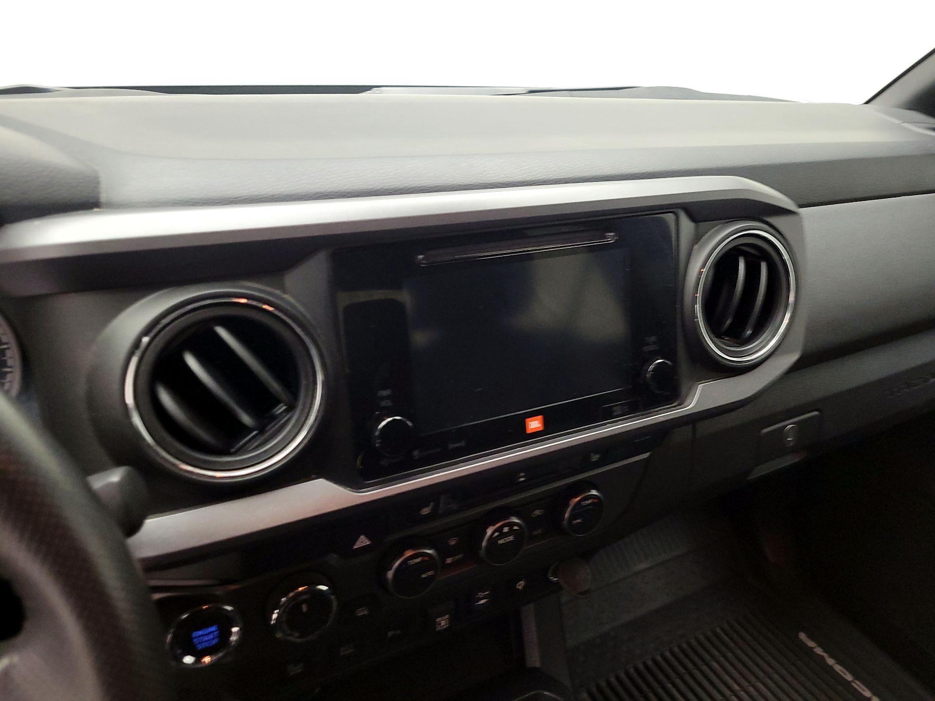 Thumbnail: 2019 Toyota Tacoma - 15