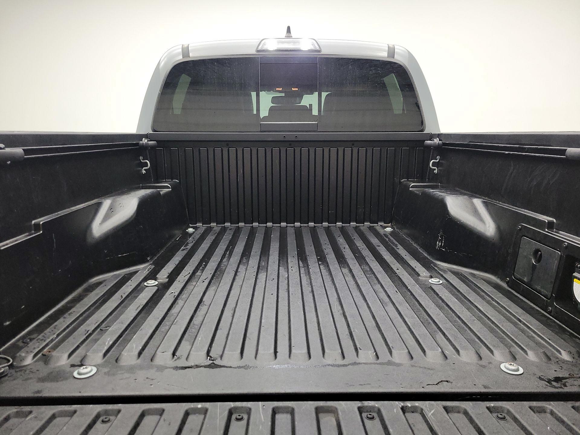 Thumbnail: 2019 Toyota Tacoma - 20