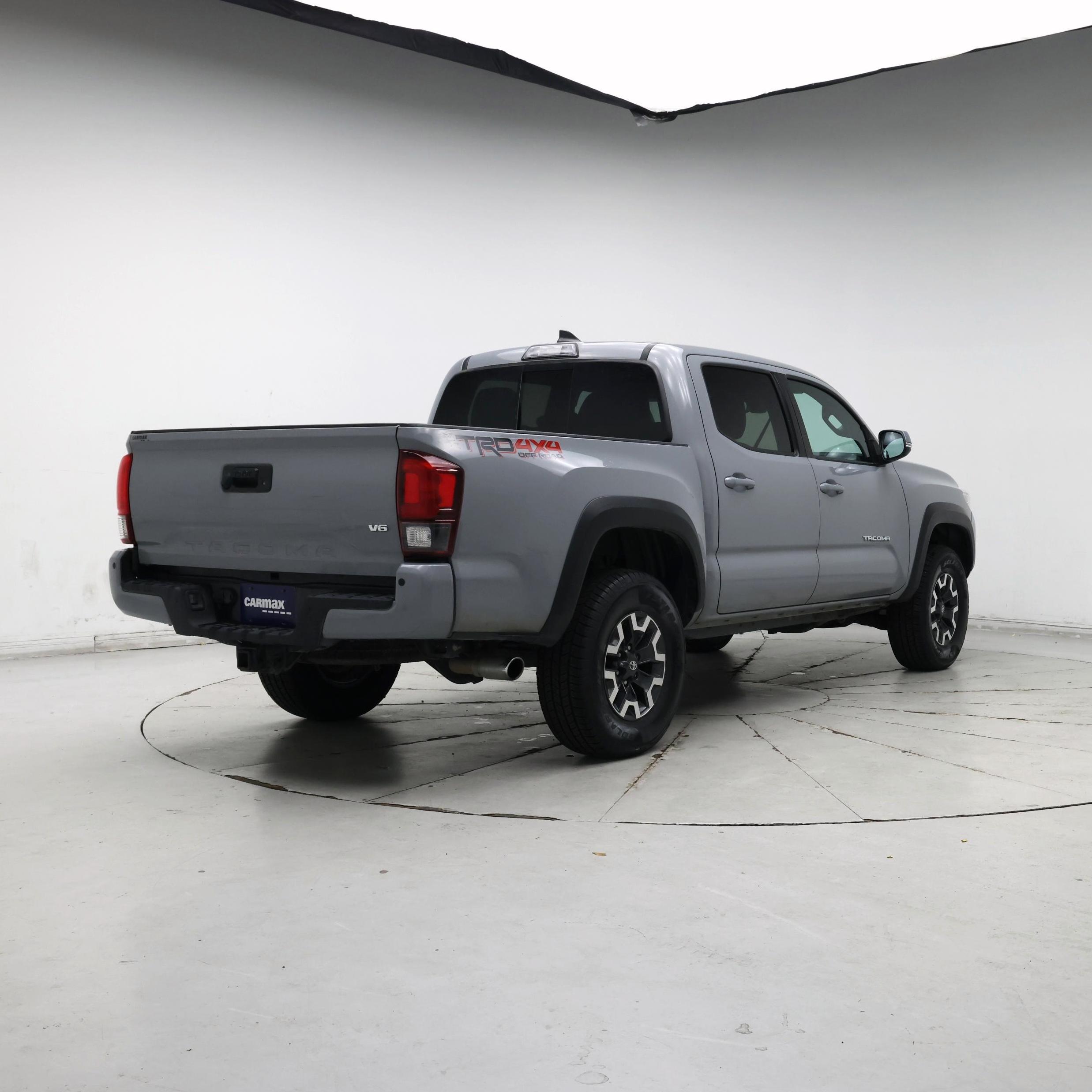 Thumbnail: 2019 Toyota Tacoma - 8