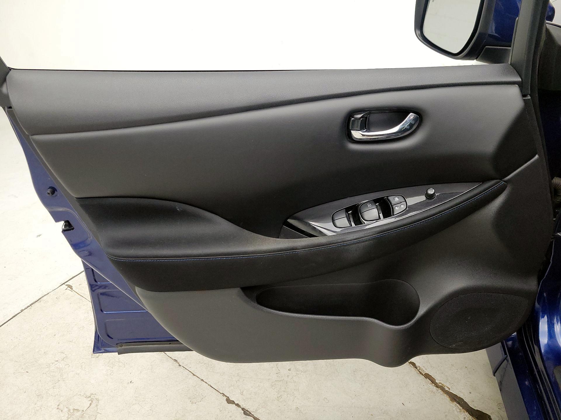Thumbnail: 2021 Nissan Leaf - 12