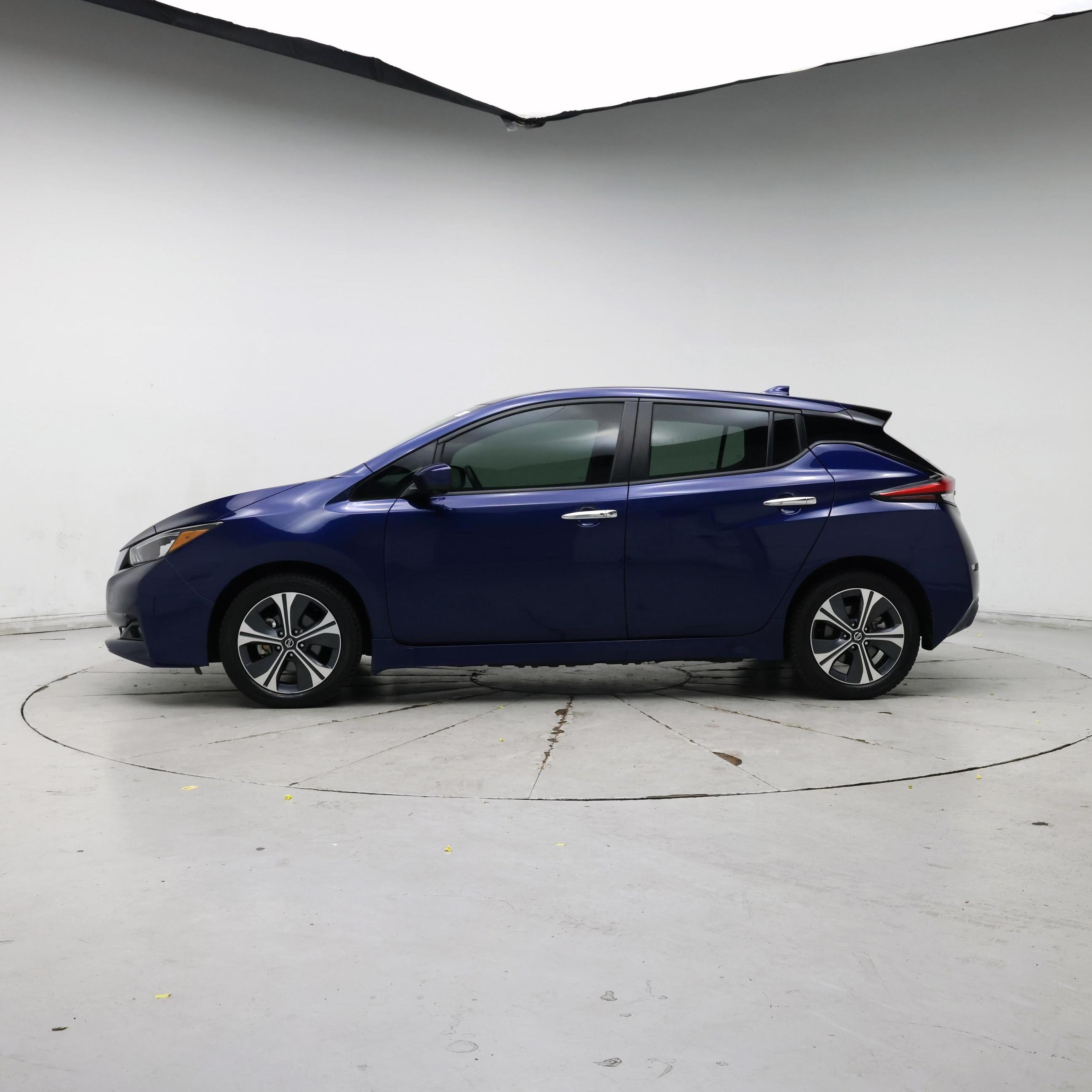 Thumbnail: 2021 Nissan Leaf - 3
