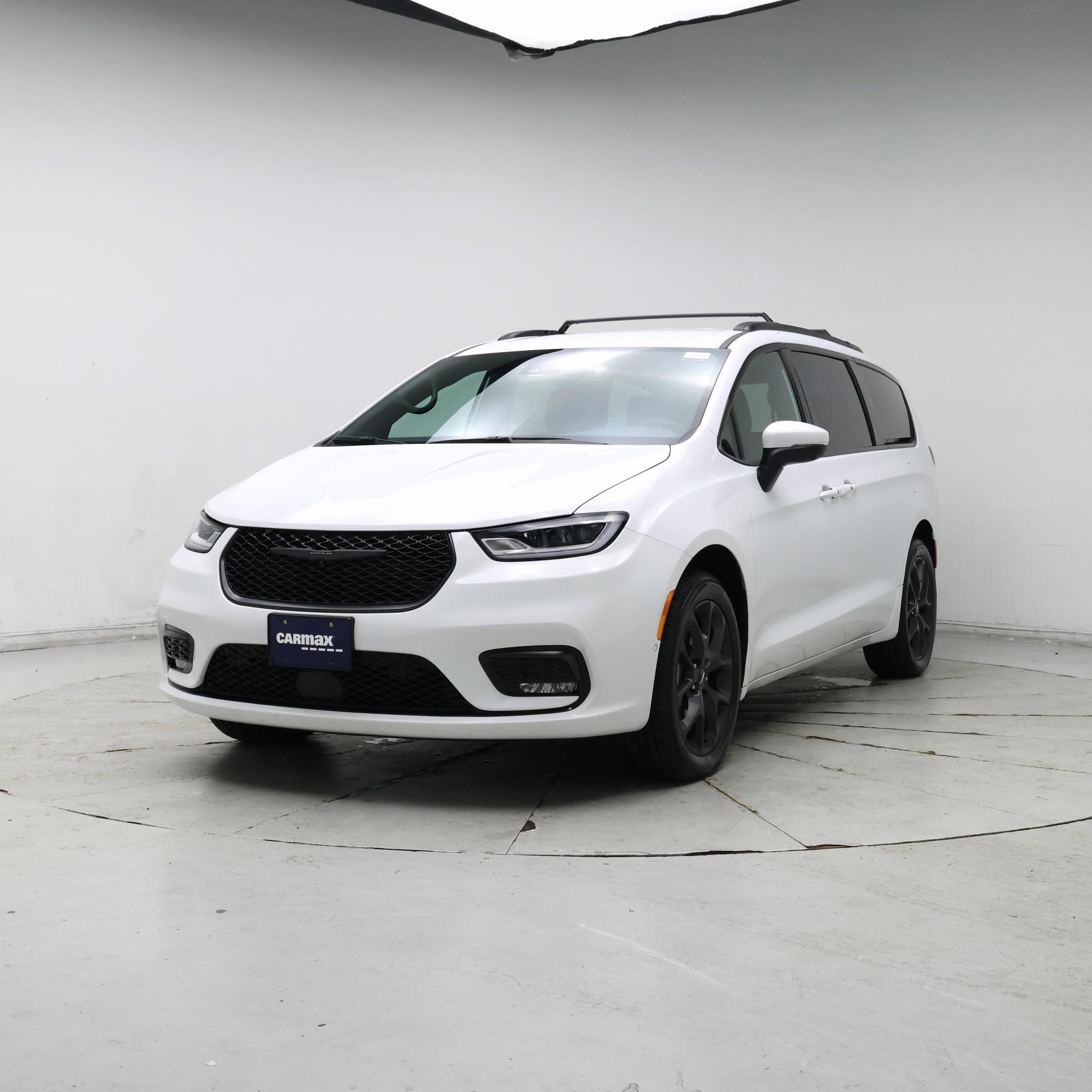 Thumbnail: 2023 Chrysler Pacifica - 4