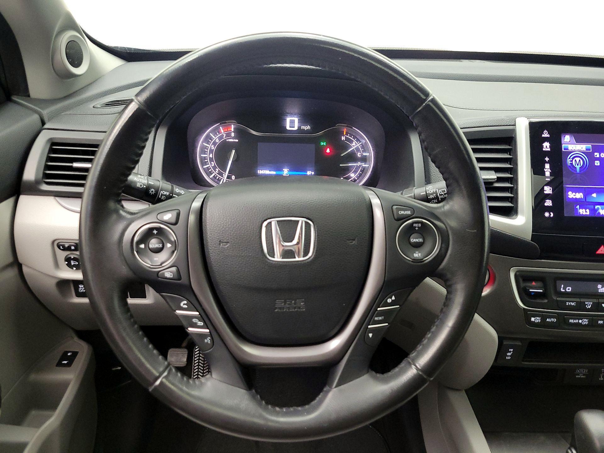 Thumbnail: 2018 Honda Pilot - 10