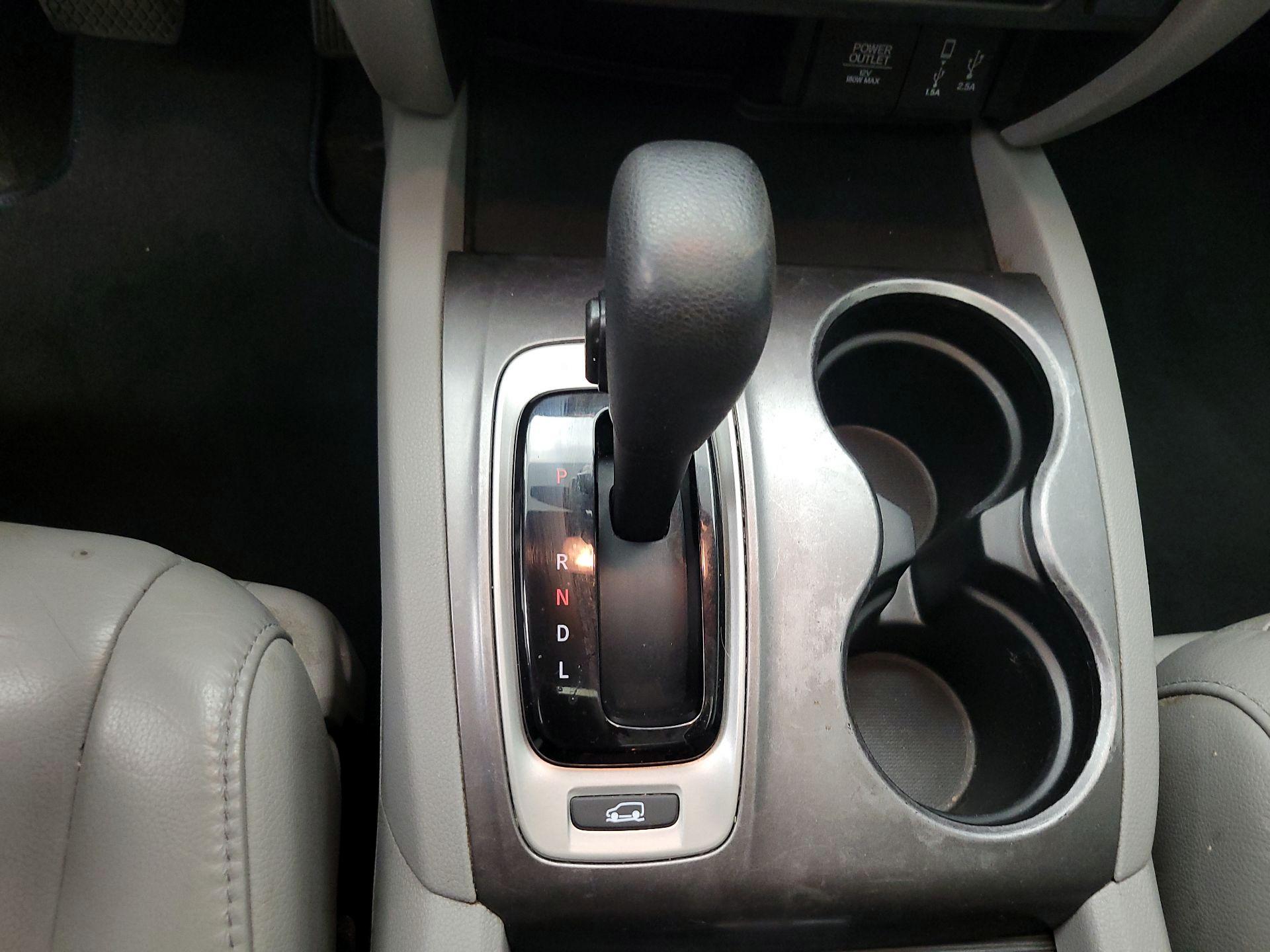 Thumbnail: 2018 Honda Pilot - 17