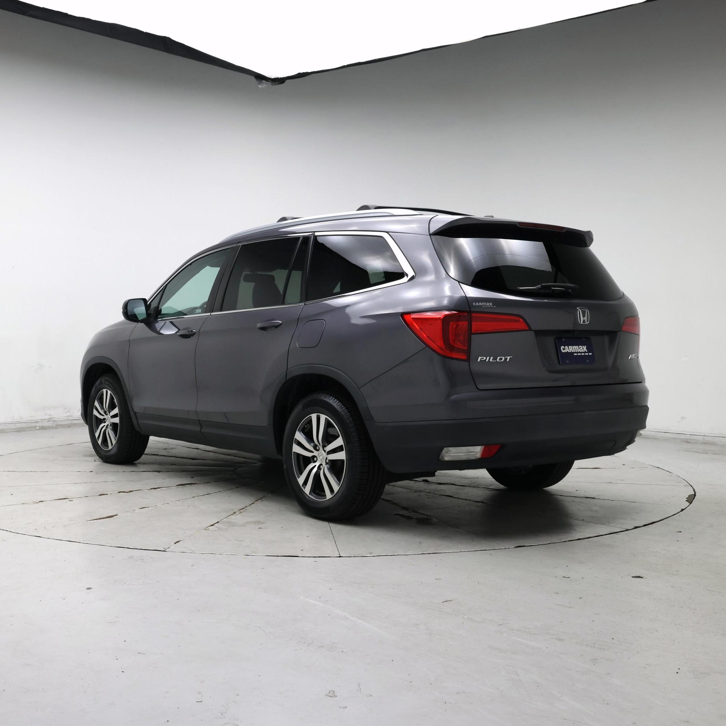 Thumbnail: 2018 Honda Pilot - 2