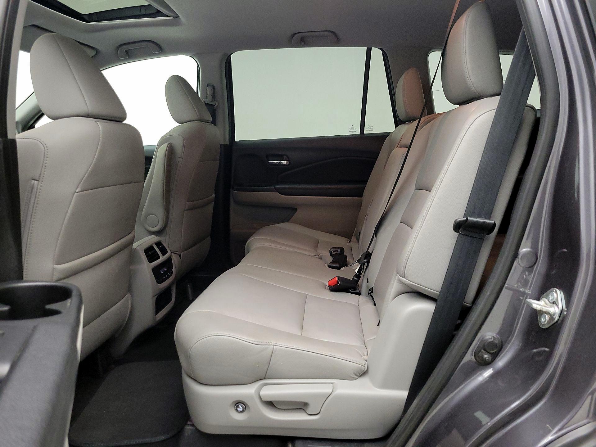 Thumbnail: 2018 Honda Pilot - 20