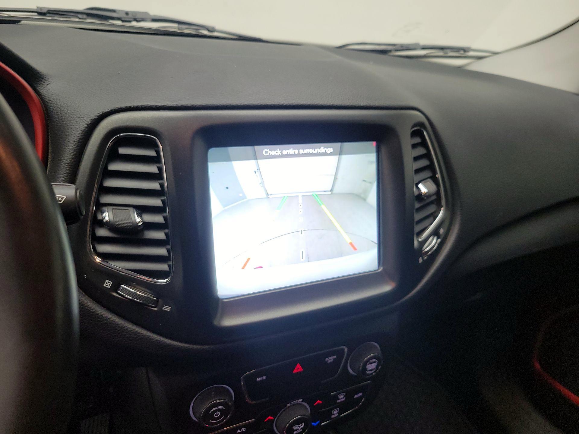 Thumbnail: 2018 Jeep Compass - 14