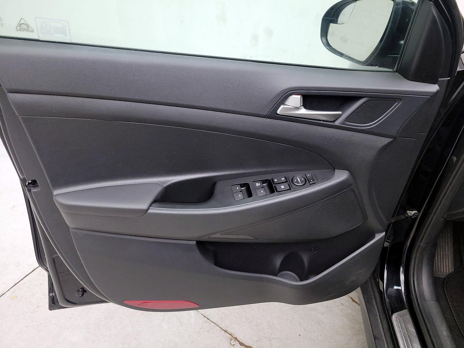 Thumbnail: 2019 Hyundai Tucson - 12