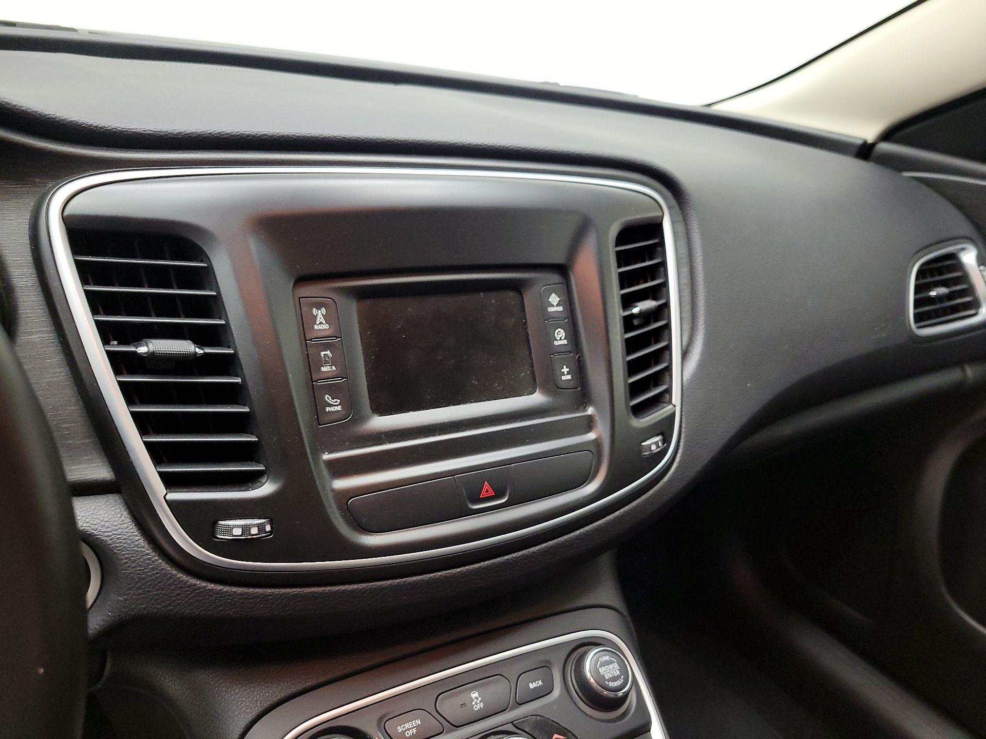 Thumbnail: 2015 Chrysler 200 - 16
