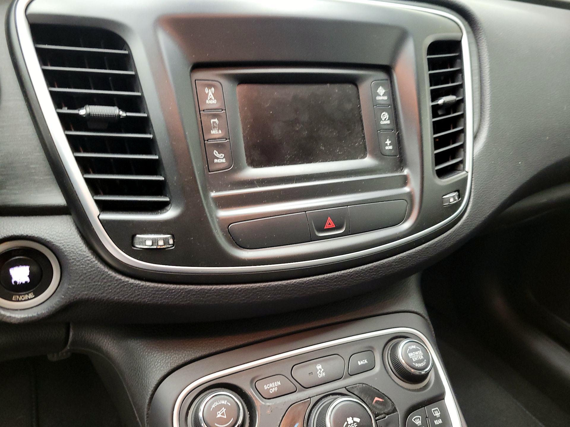 Thumbnail: 2015 Chrysler 200 - 17