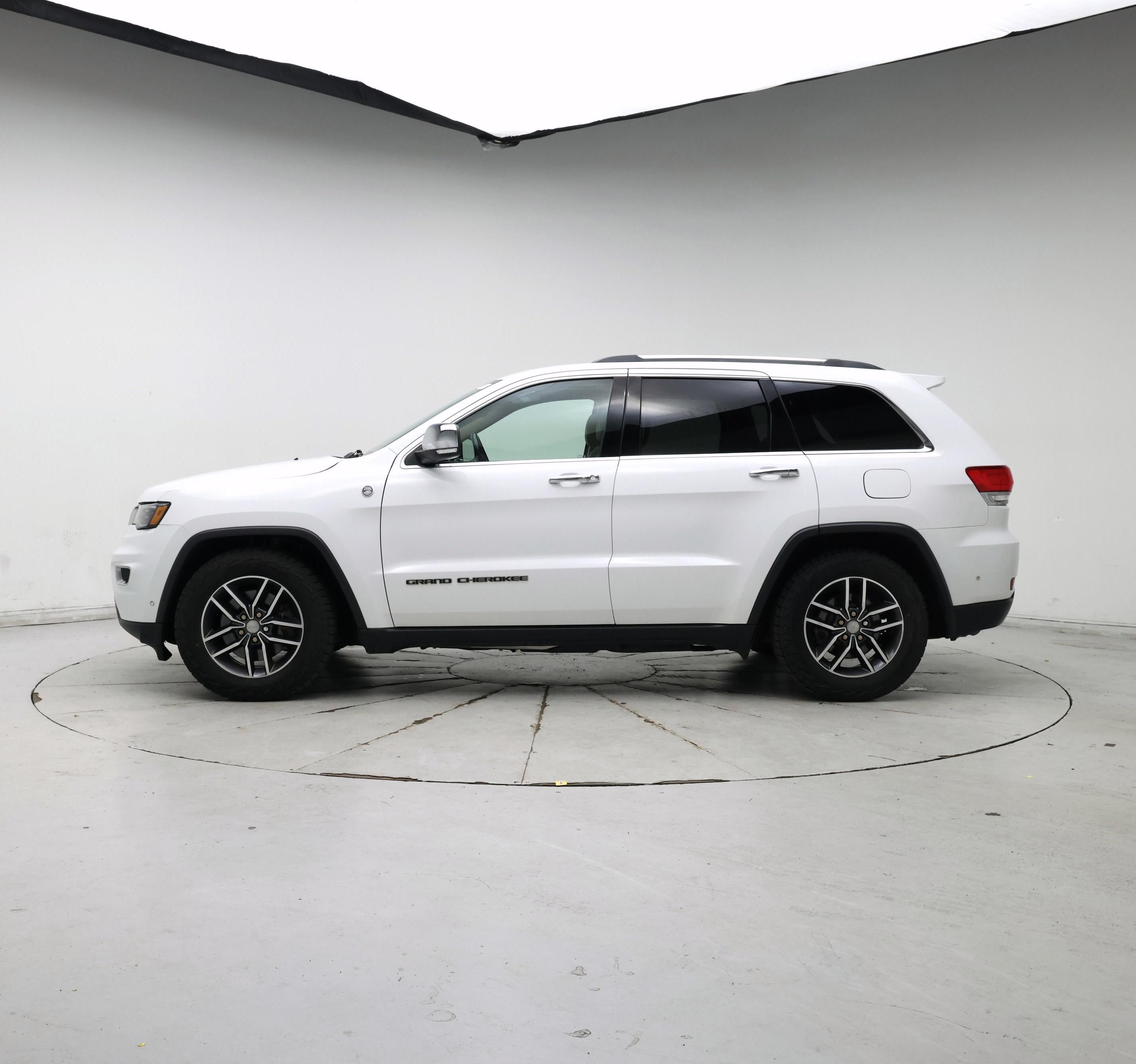 Thumbnail: 2018 Jeep Grand Cherokee - 3