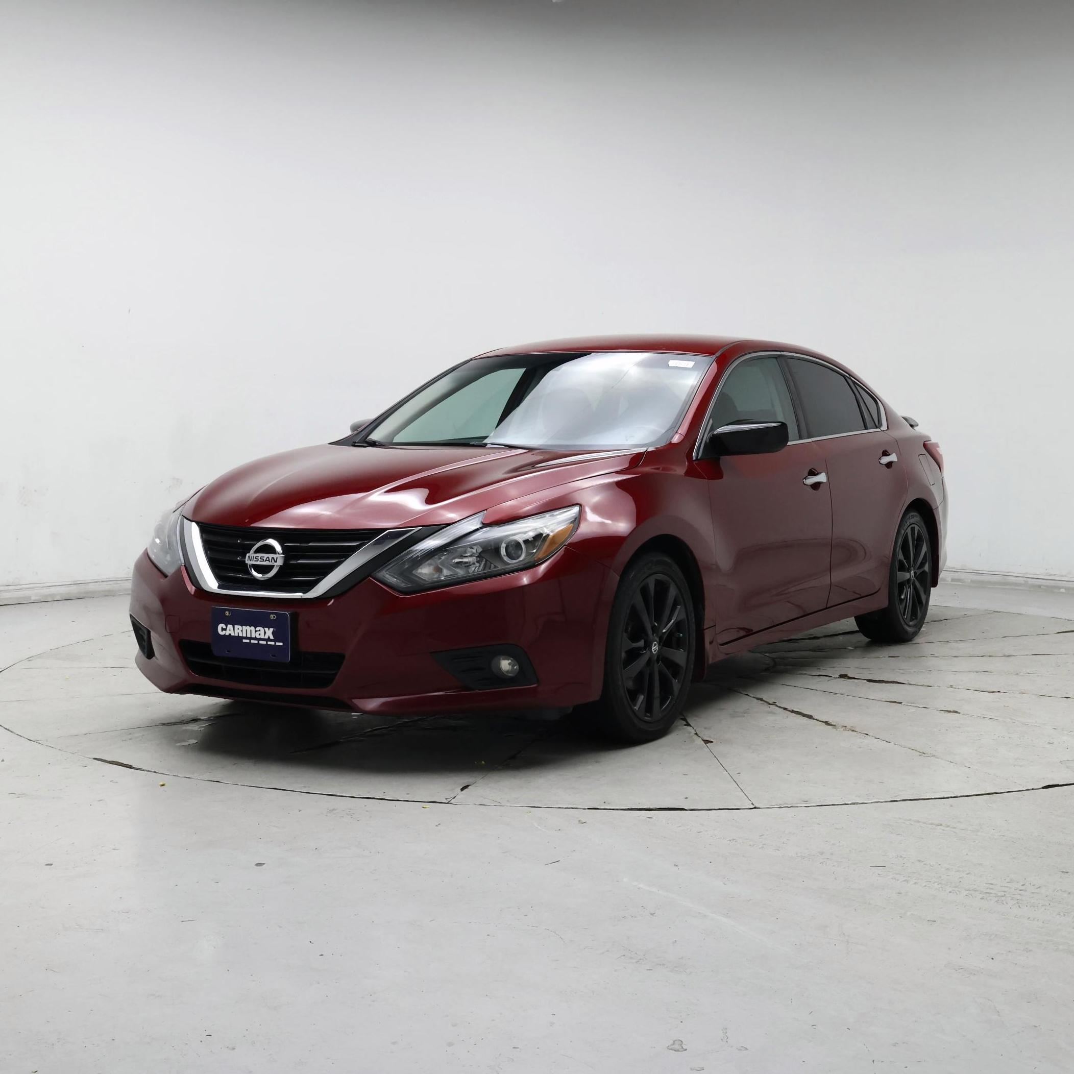 Thumbnail: 2017 Nissan Altima - 4