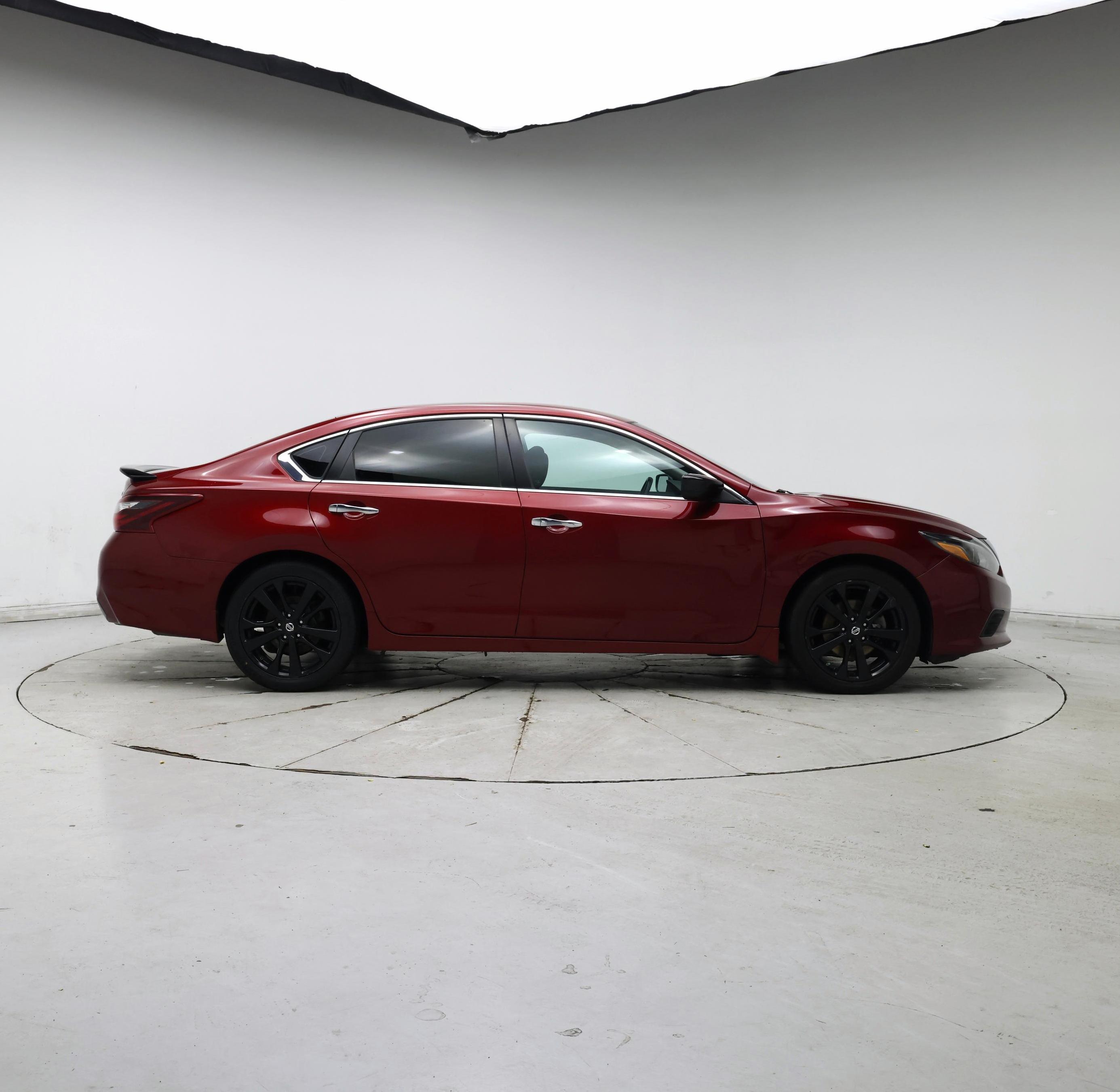 Thumbnail: 2017 Nissan Altima - 7
