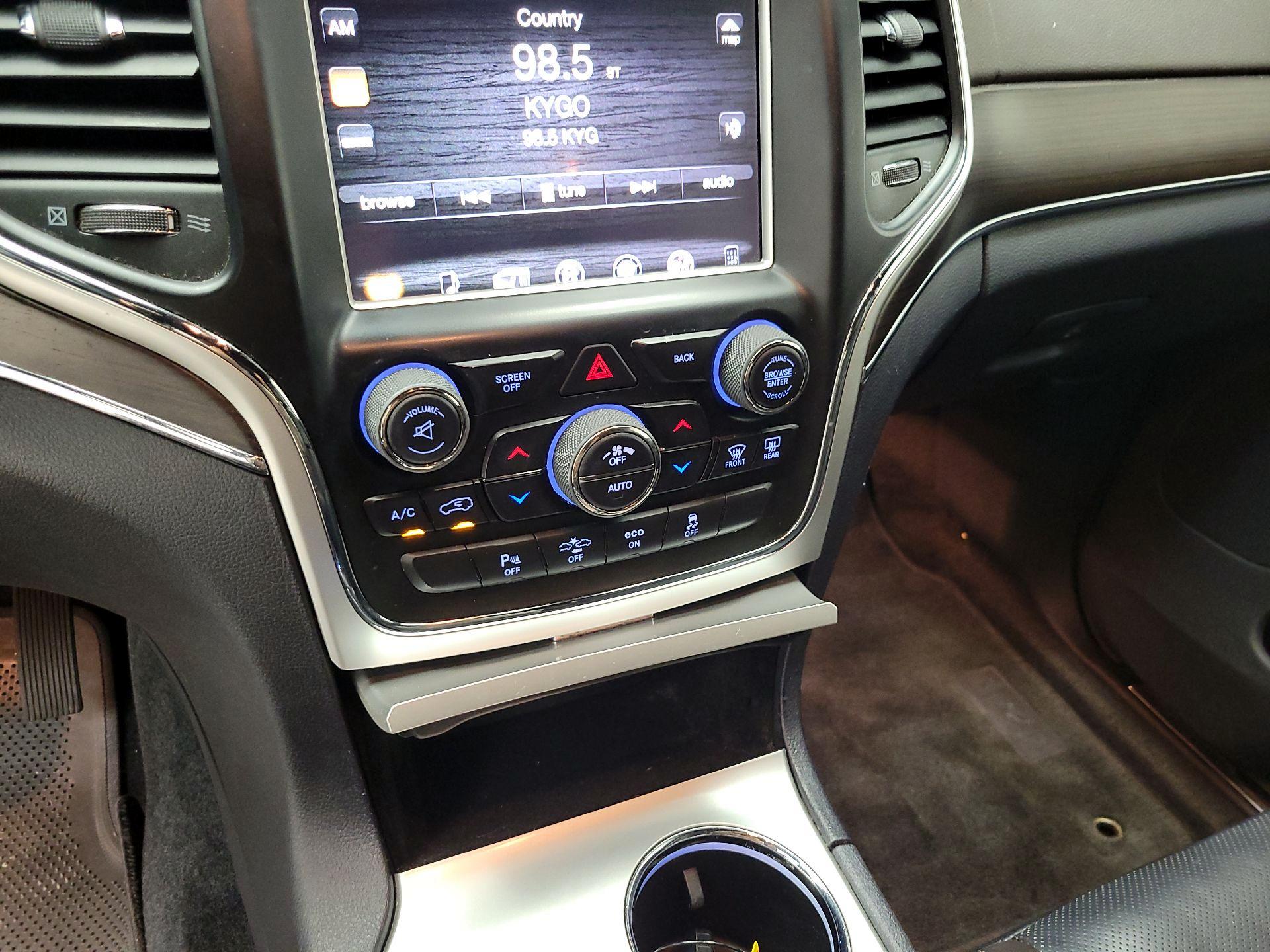 Thumbnail: 2015 Jeep Grand Cherokee - 17