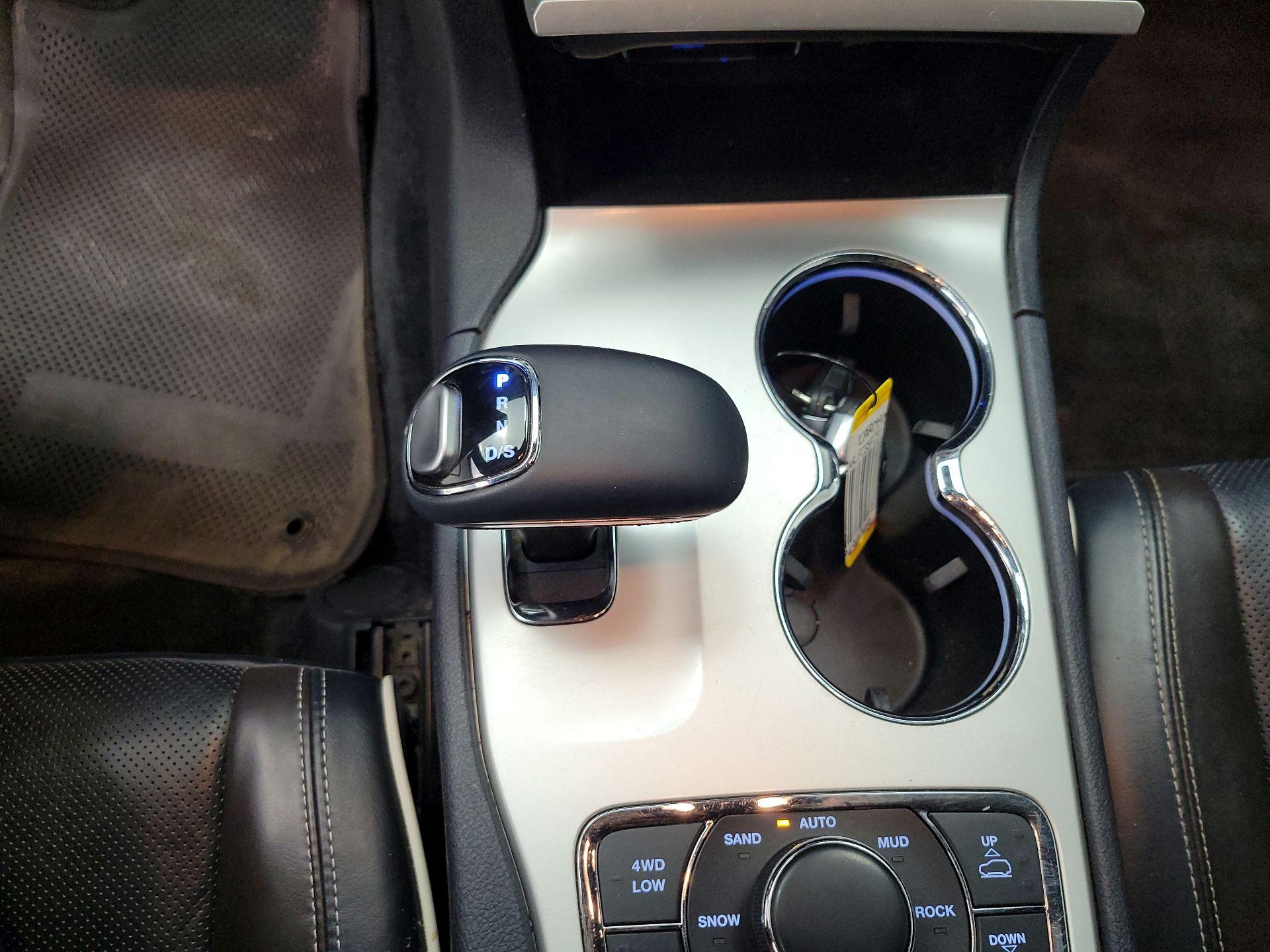 Thumbnail: 2015 Jeep Grand Cherokee - 18