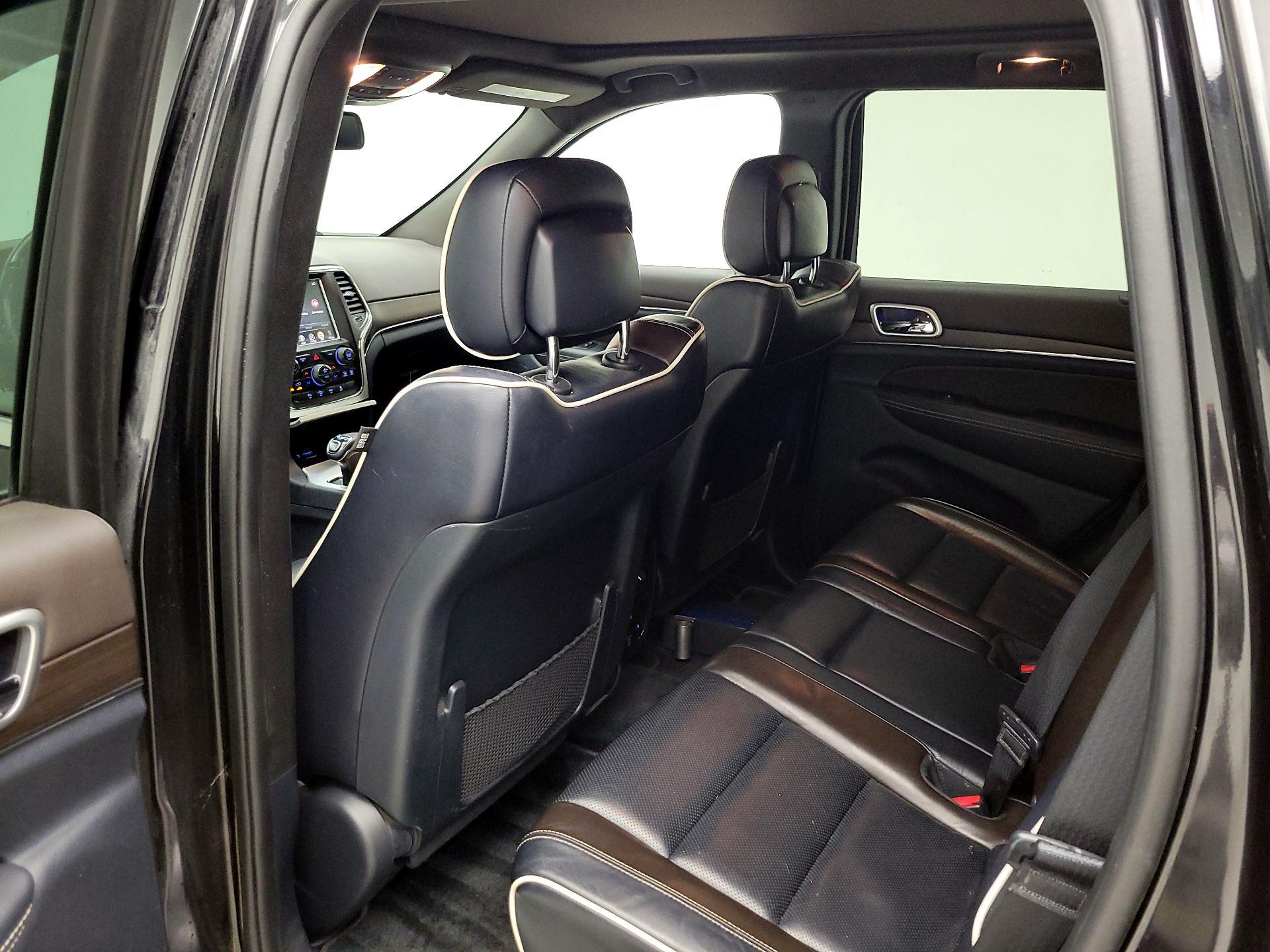 Thumbnail: 2015 Jeep Grand Cherokee - 20