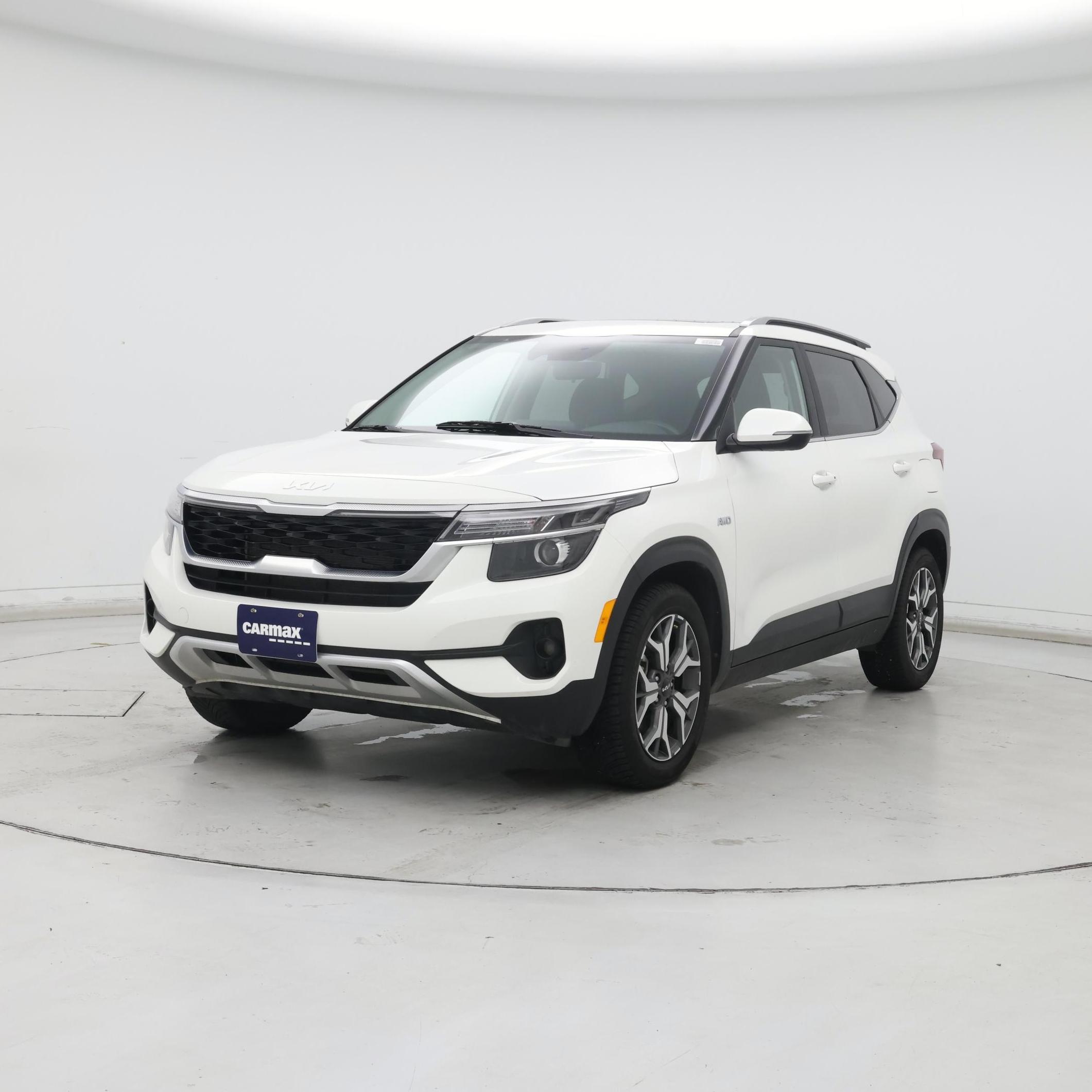 Thumbnail: 2023 Kia Seltos - 4