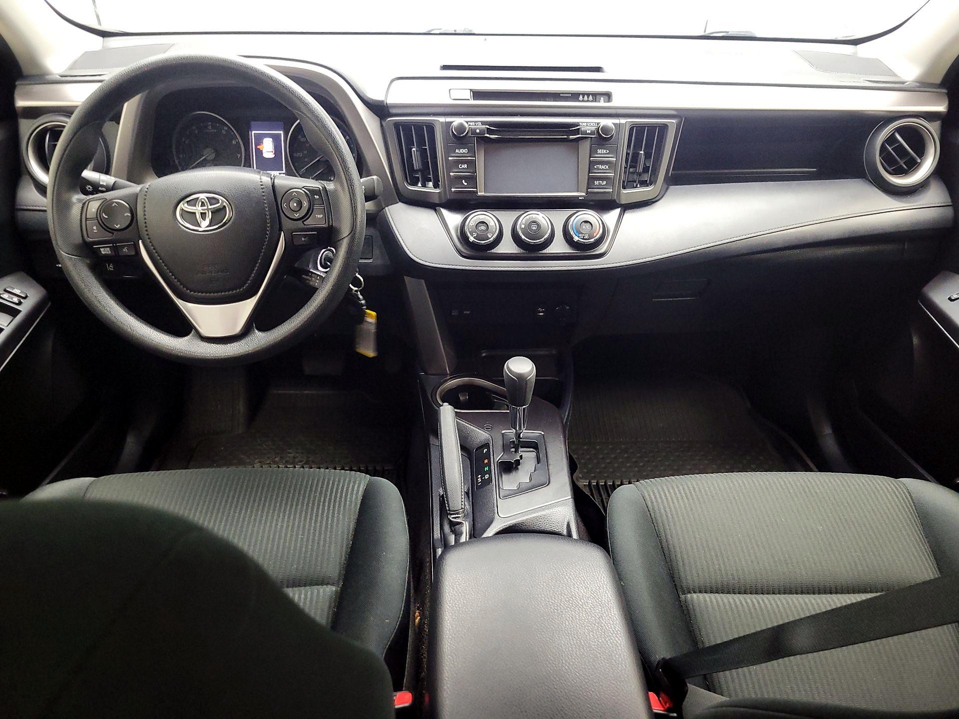 Thumbnail: 2018 Toyota RAV4 - 9