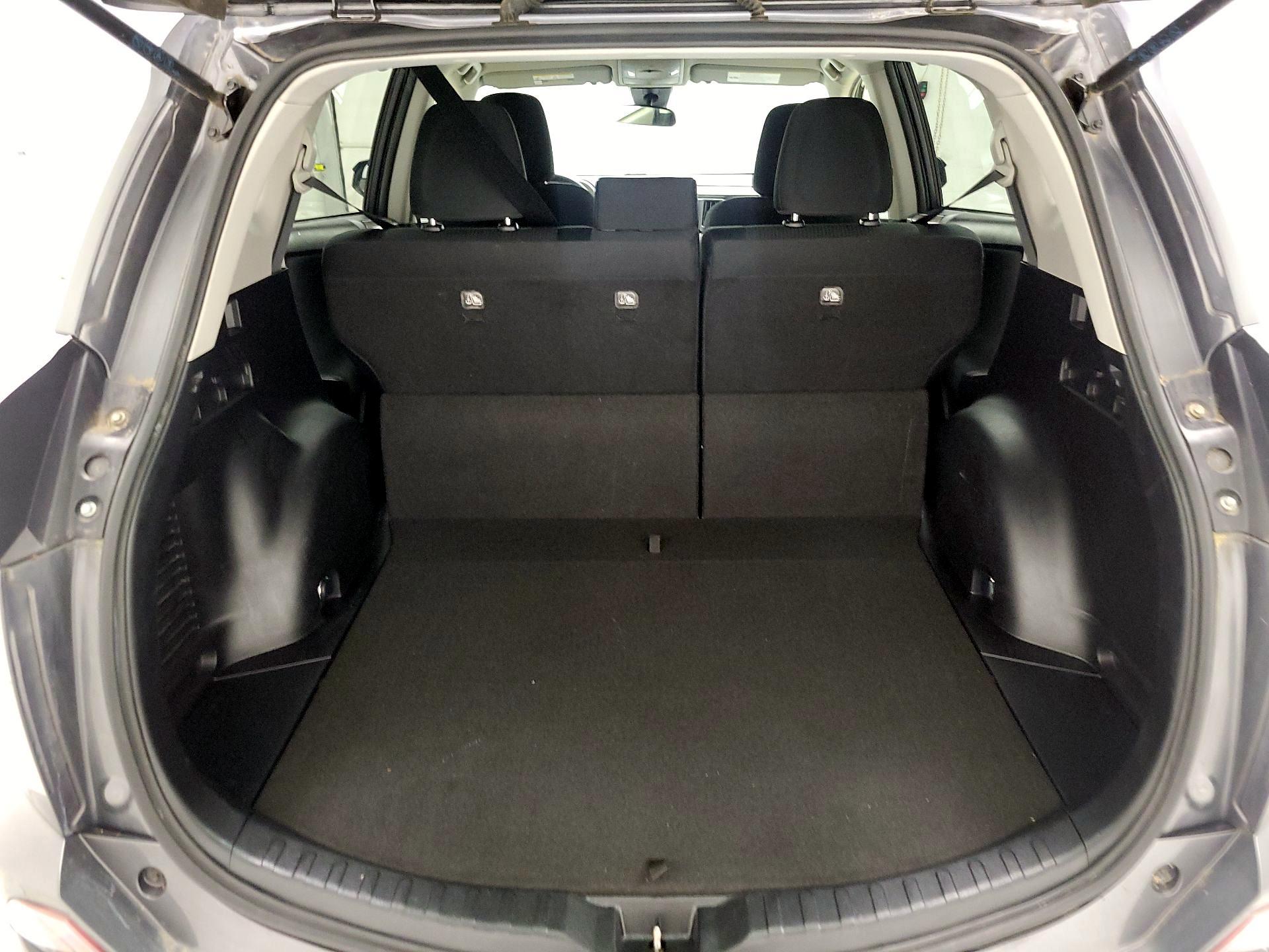 Thumbnail: 2018 Toyota RAV4 - 20