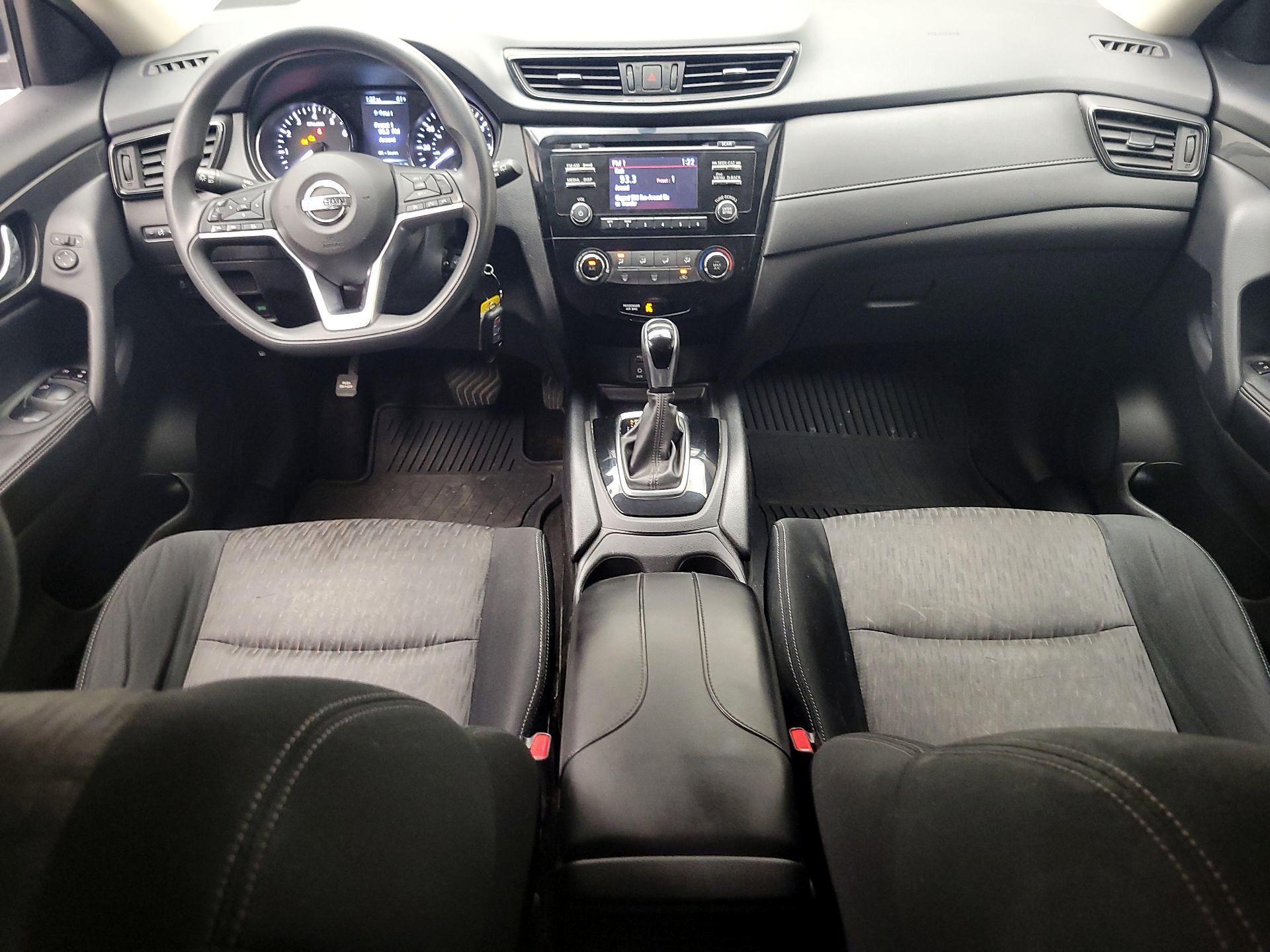 Thumbnail: 2017 Nissan Rogue - 9