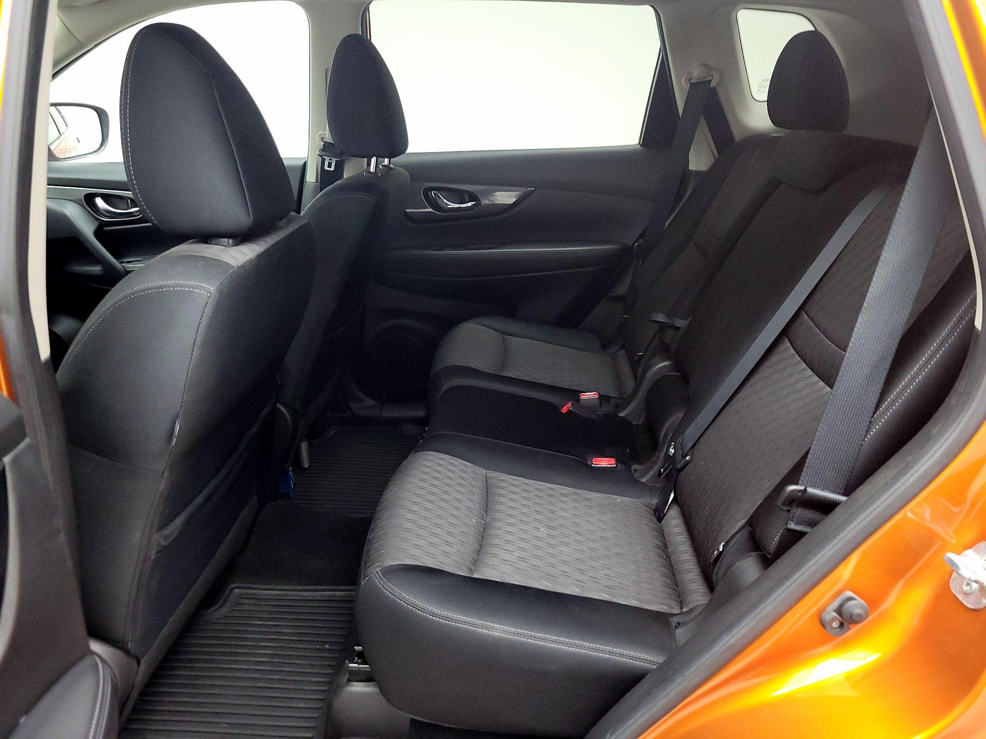 Thumbnail: 2017 Nissan Rogue - 19