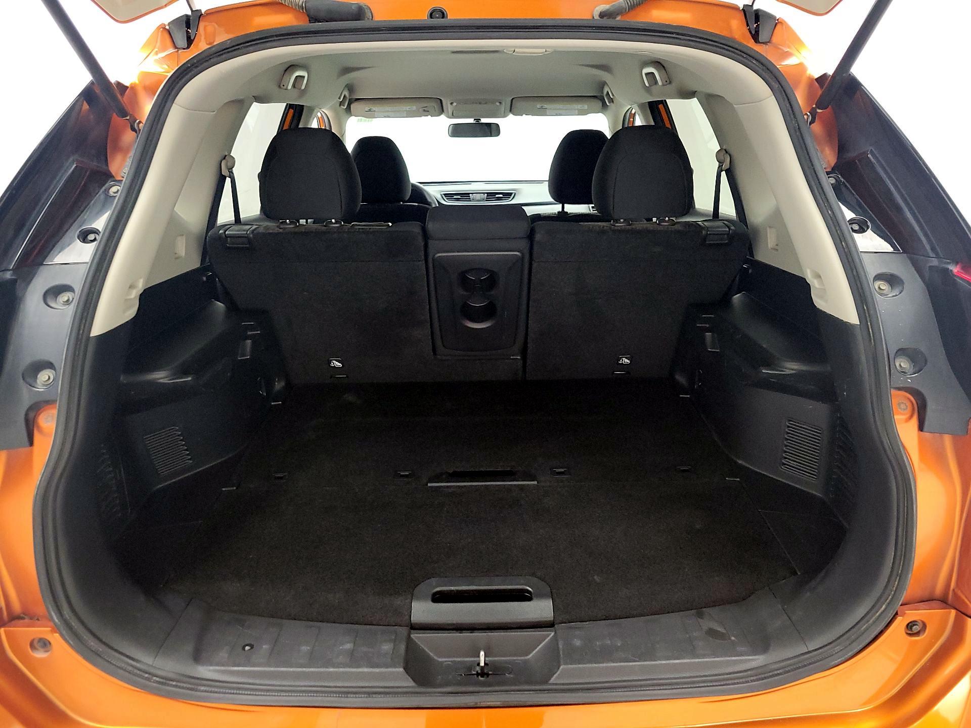 Thumbnail: 2017 Nissan Rogue - 20