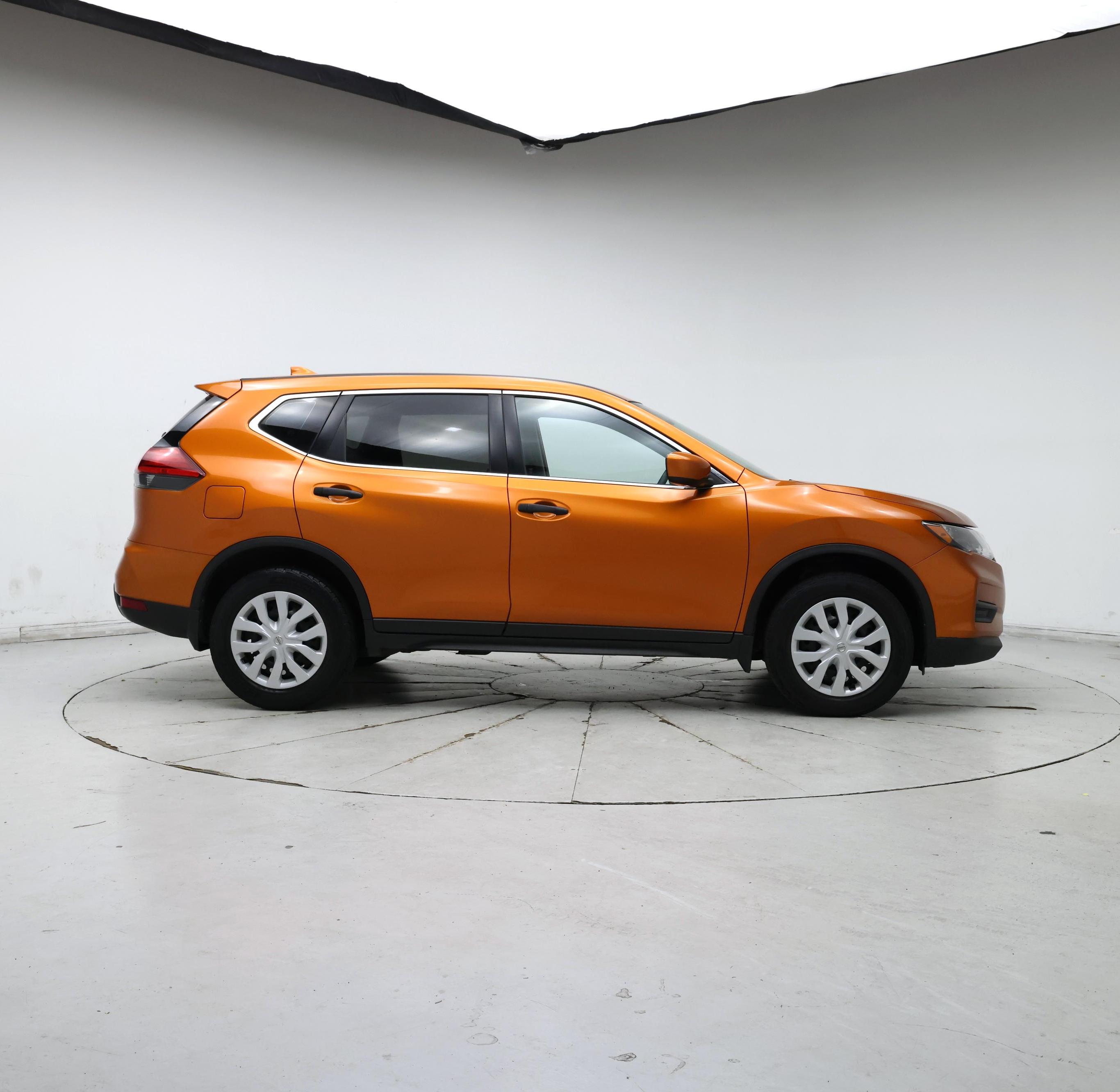 Thumbnail: 2017 Nissan Rogue - 7