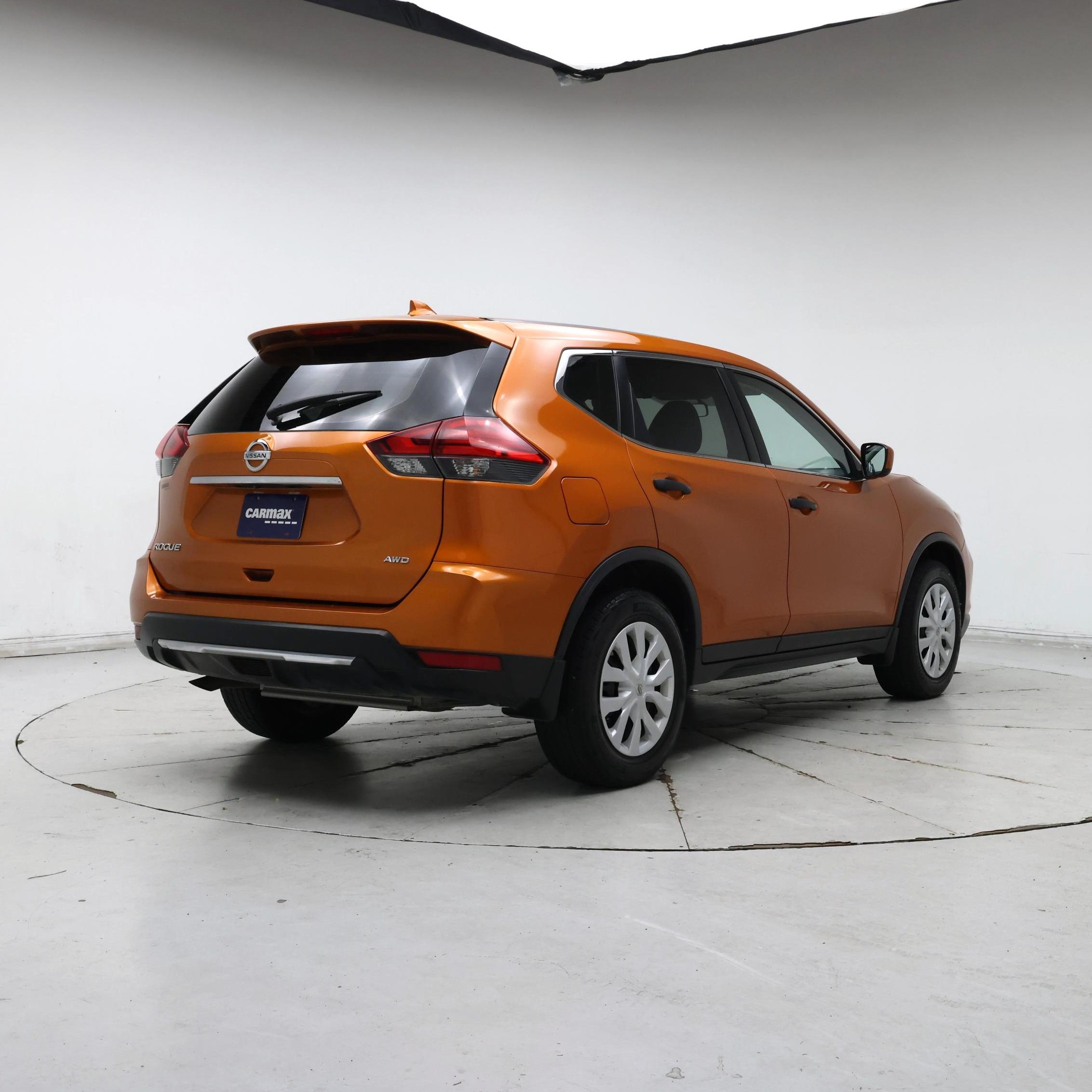 Thumbnail: 2017 Nissan Rogue - 8