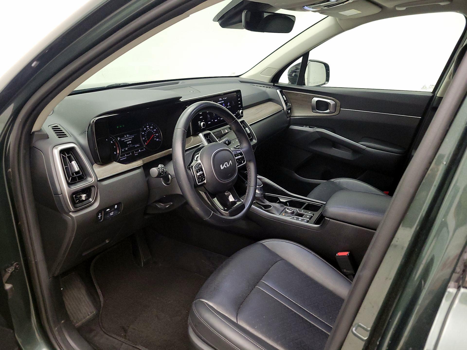 Thumbnail: 2022 Kia Sorento - 11