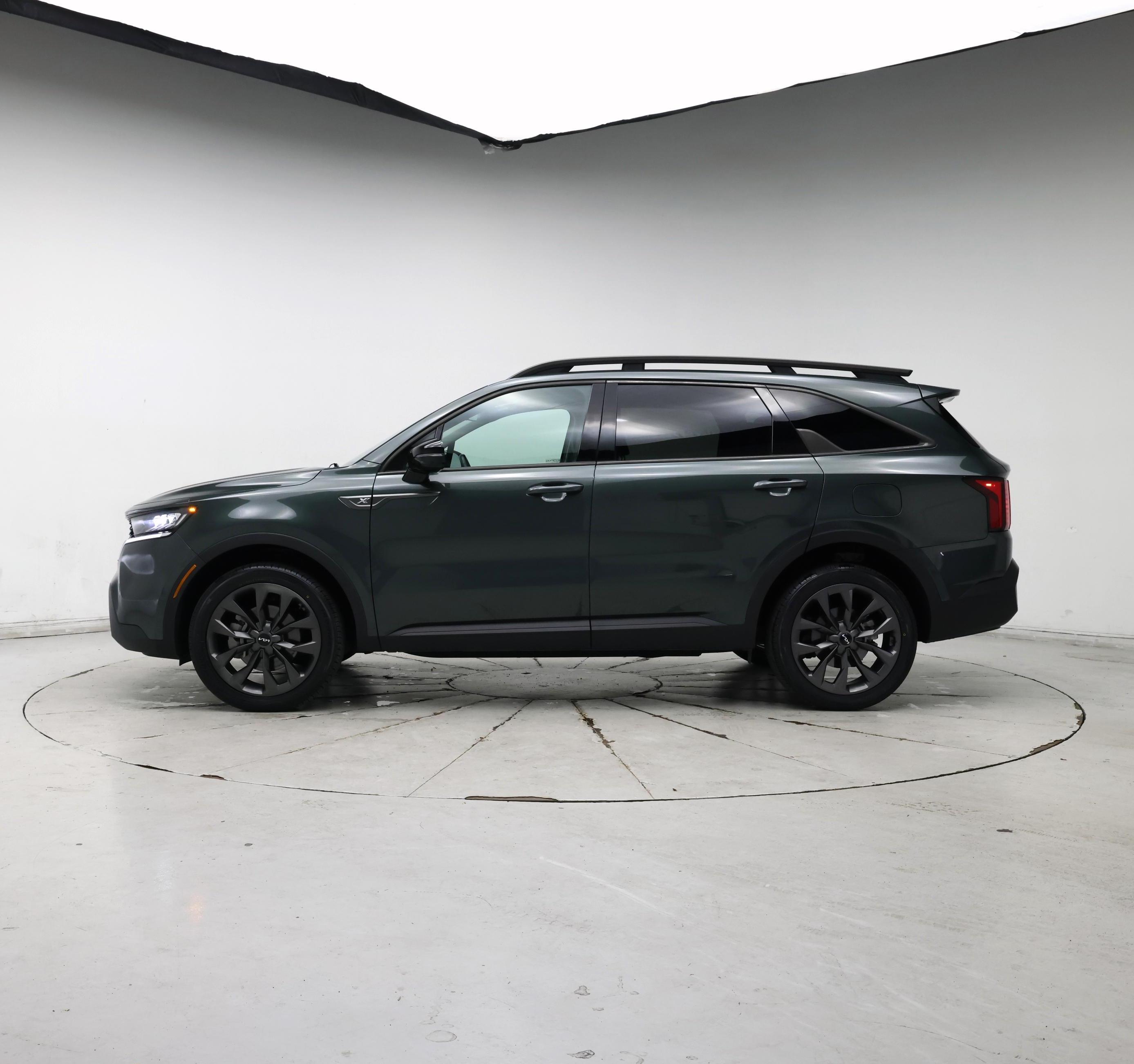 Thumbnail: 2022 Kia Sorento - 3