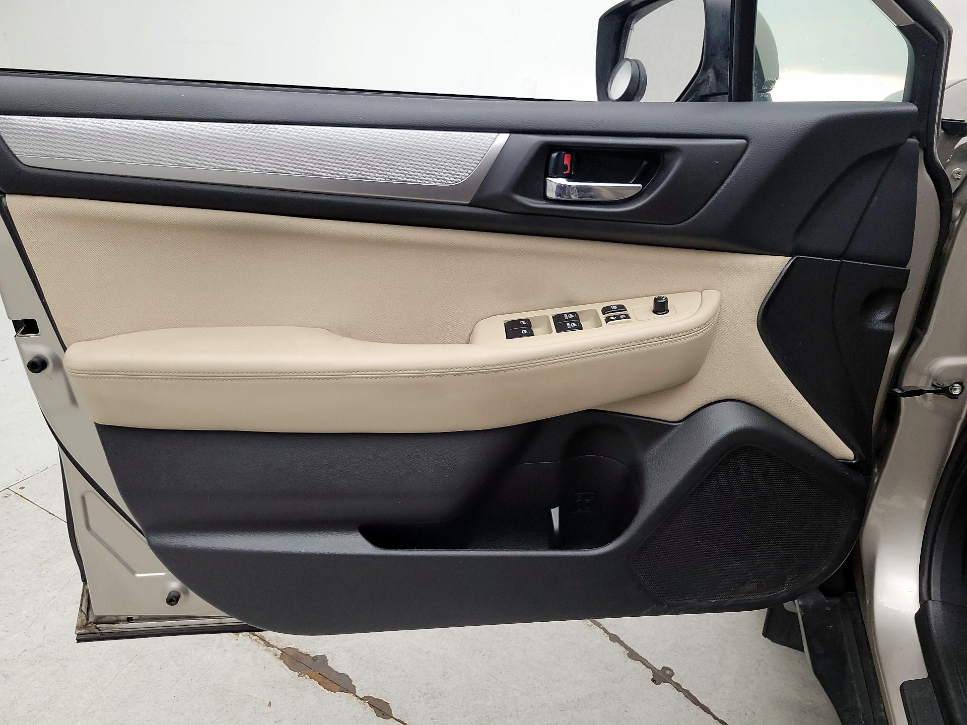 Thumbnail: 2016 Subaru Outback - 12