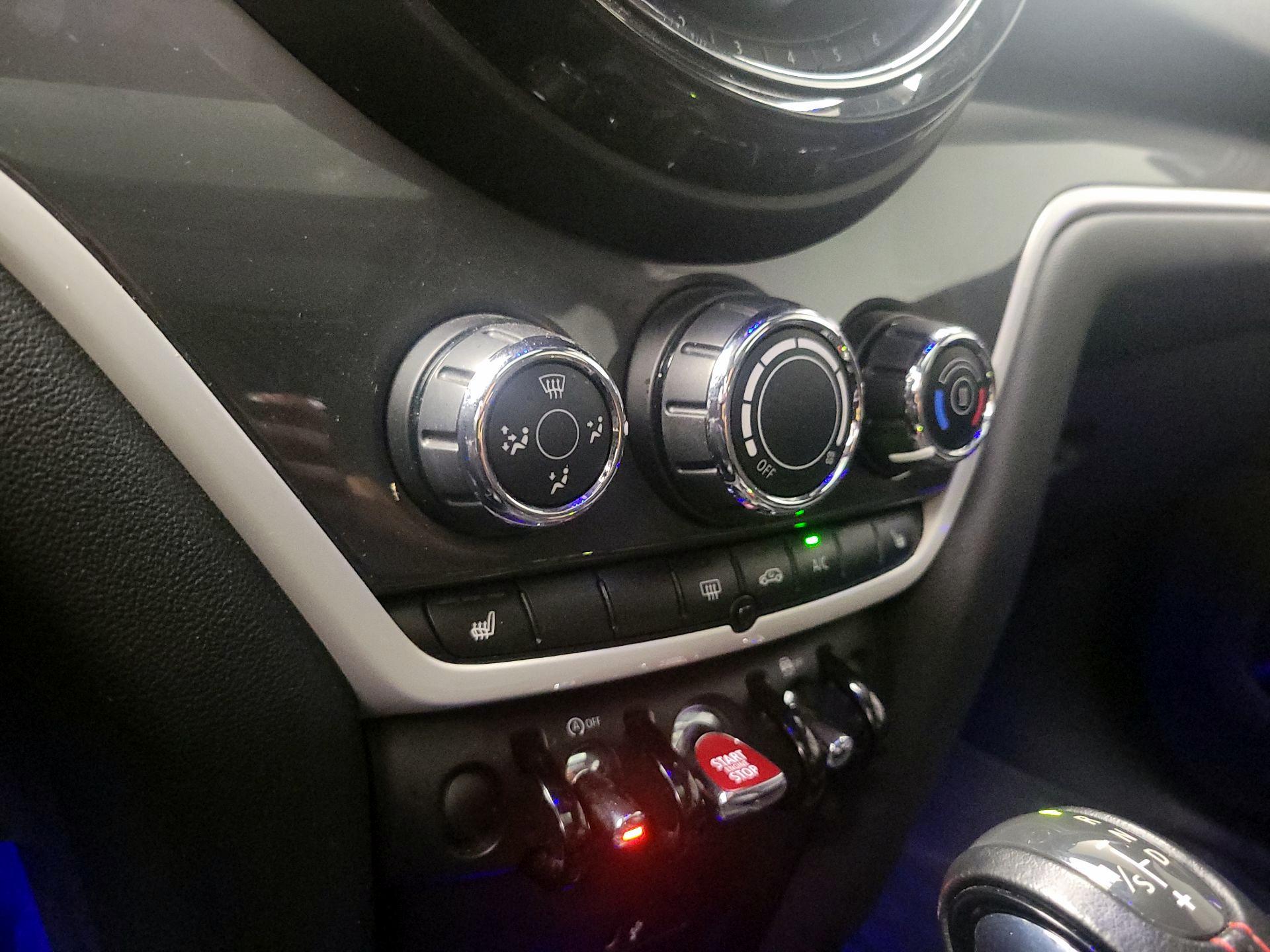 Thumbnail: 2019 MINI Cooper Countryman - 16