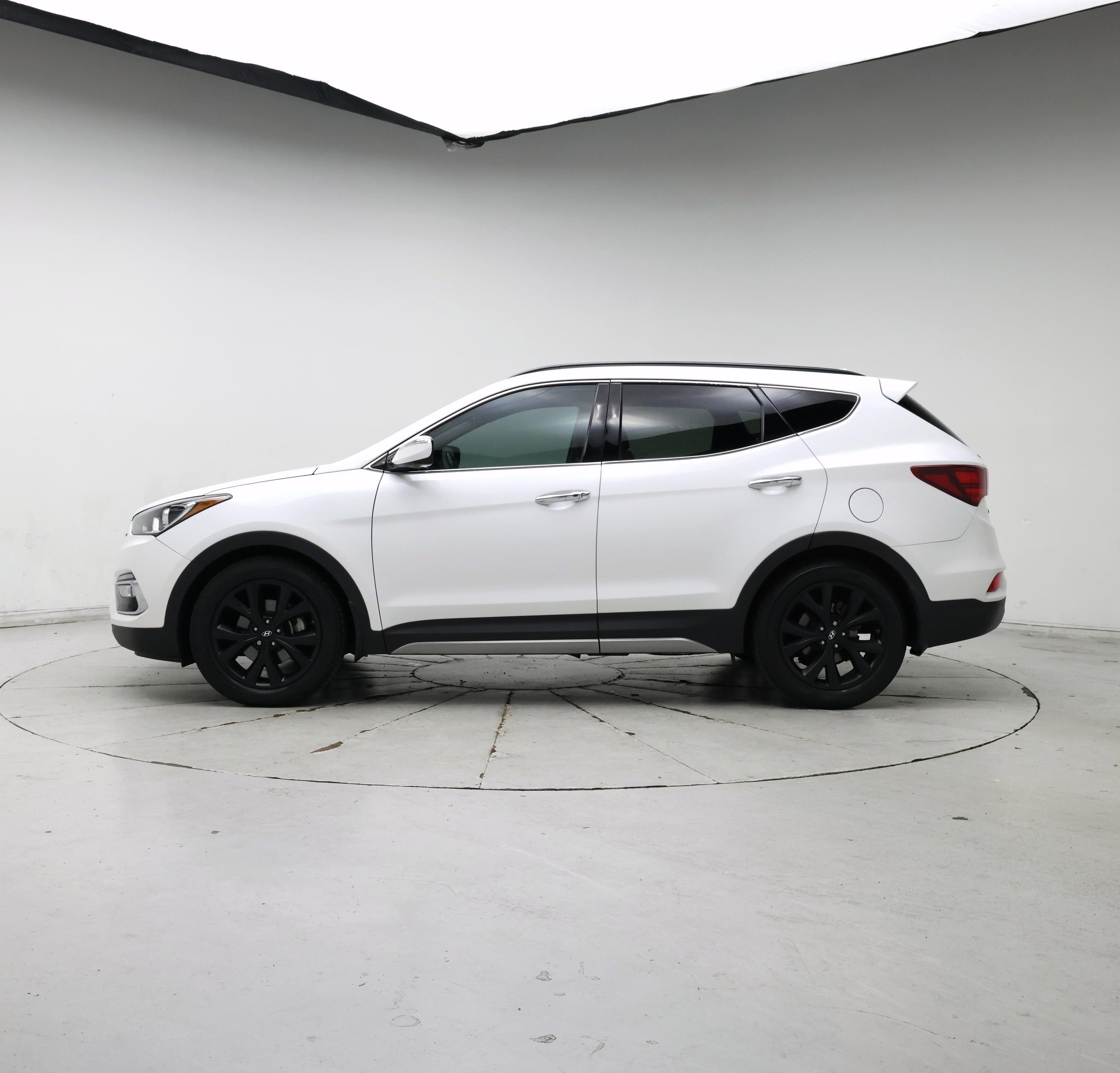 Thumbnail: 2018 Hyundai Santa Fe - 3