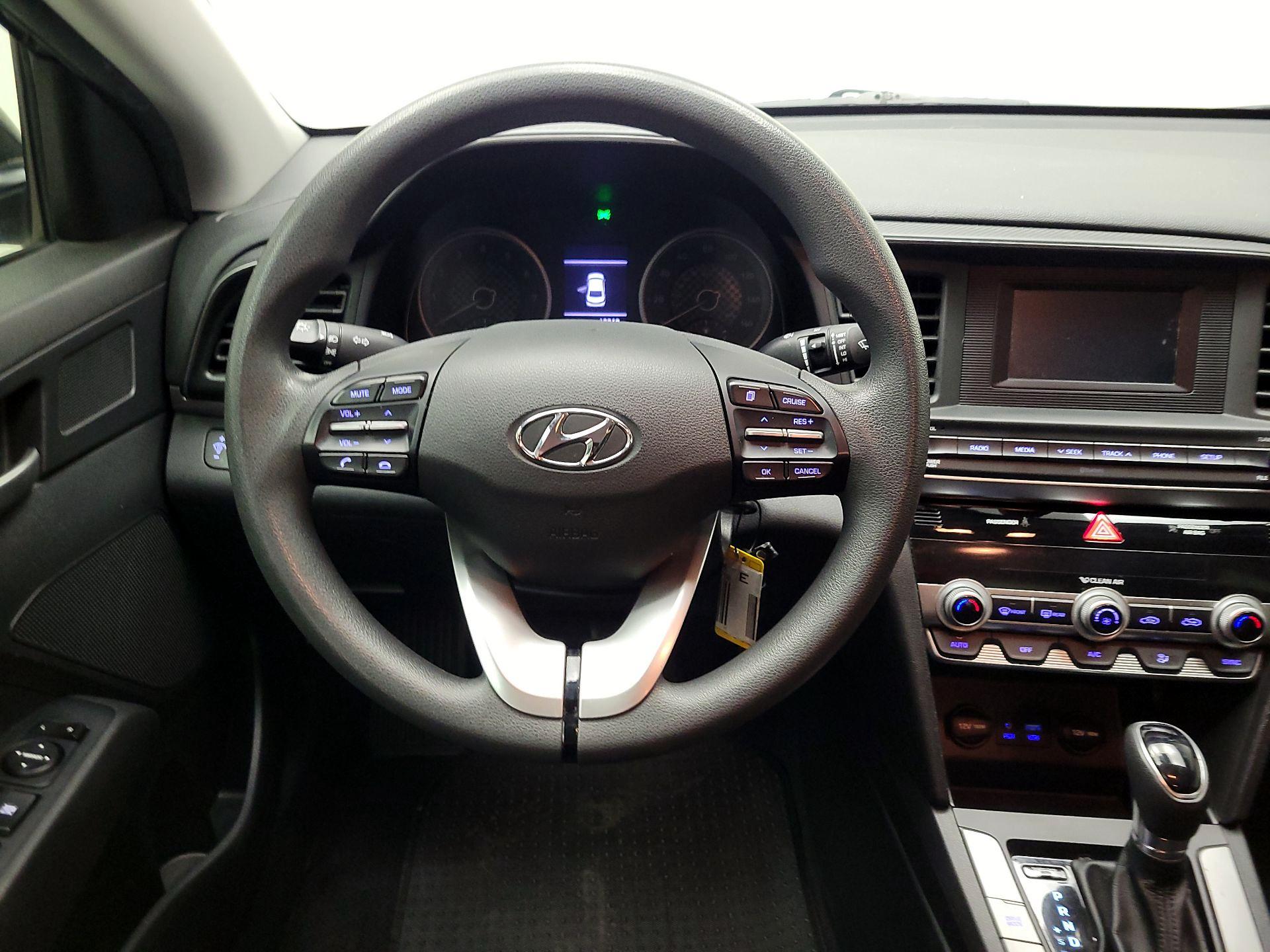 Thumbnail: 2020 Hyundai Elantra - 10