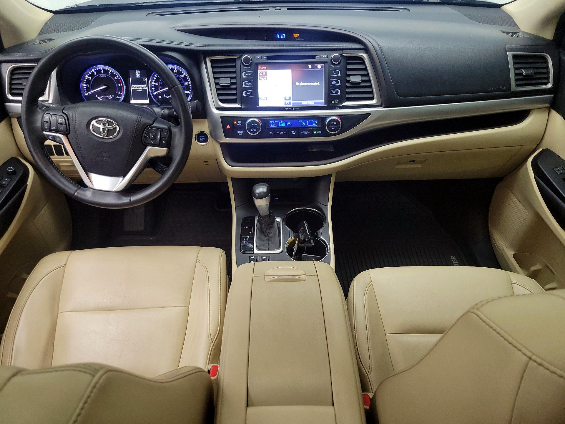 Thumbnail: 2015 Toyota Highlander - 9