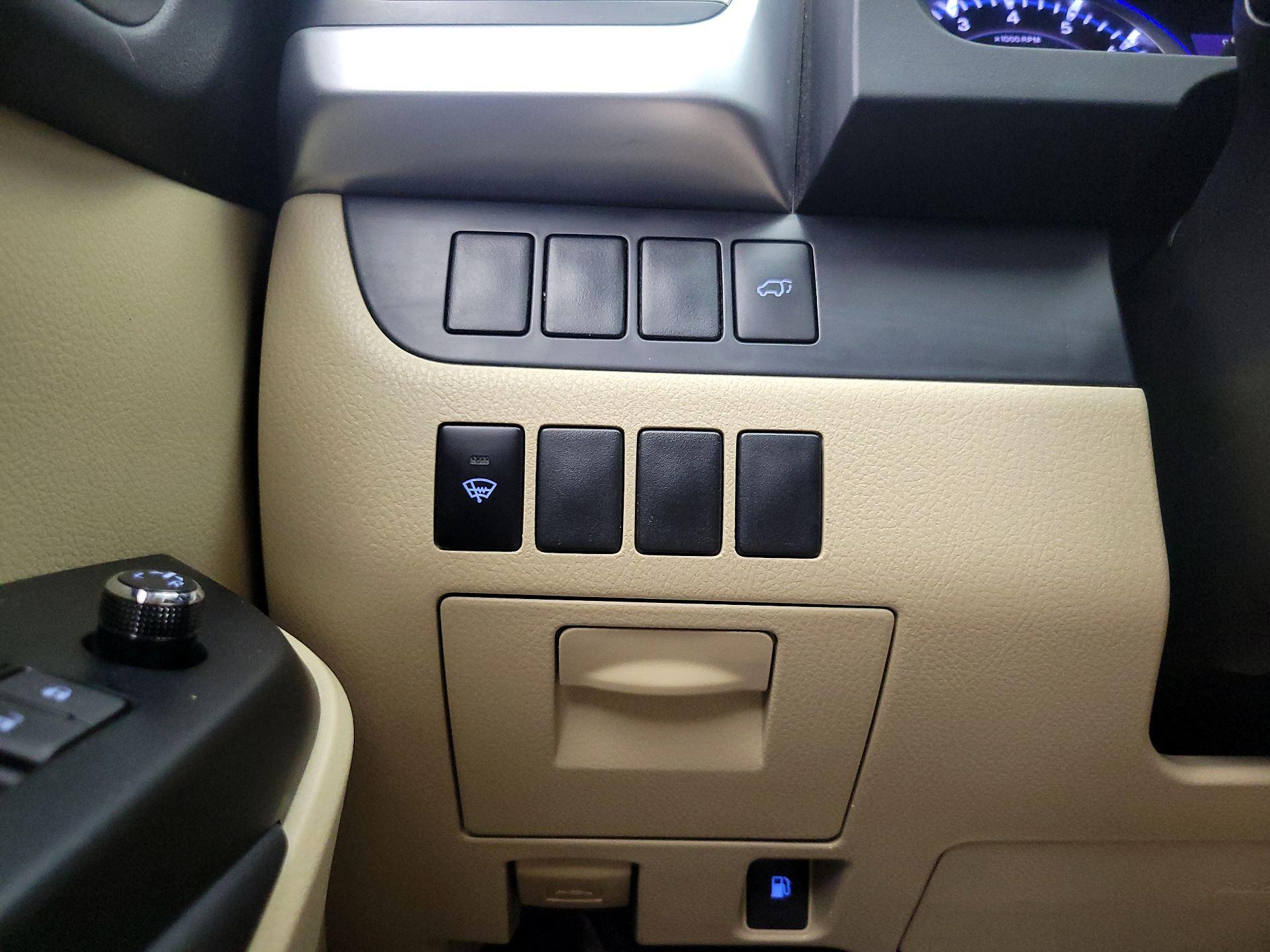Thumbnail: 2015 Toyota Highlander - 13