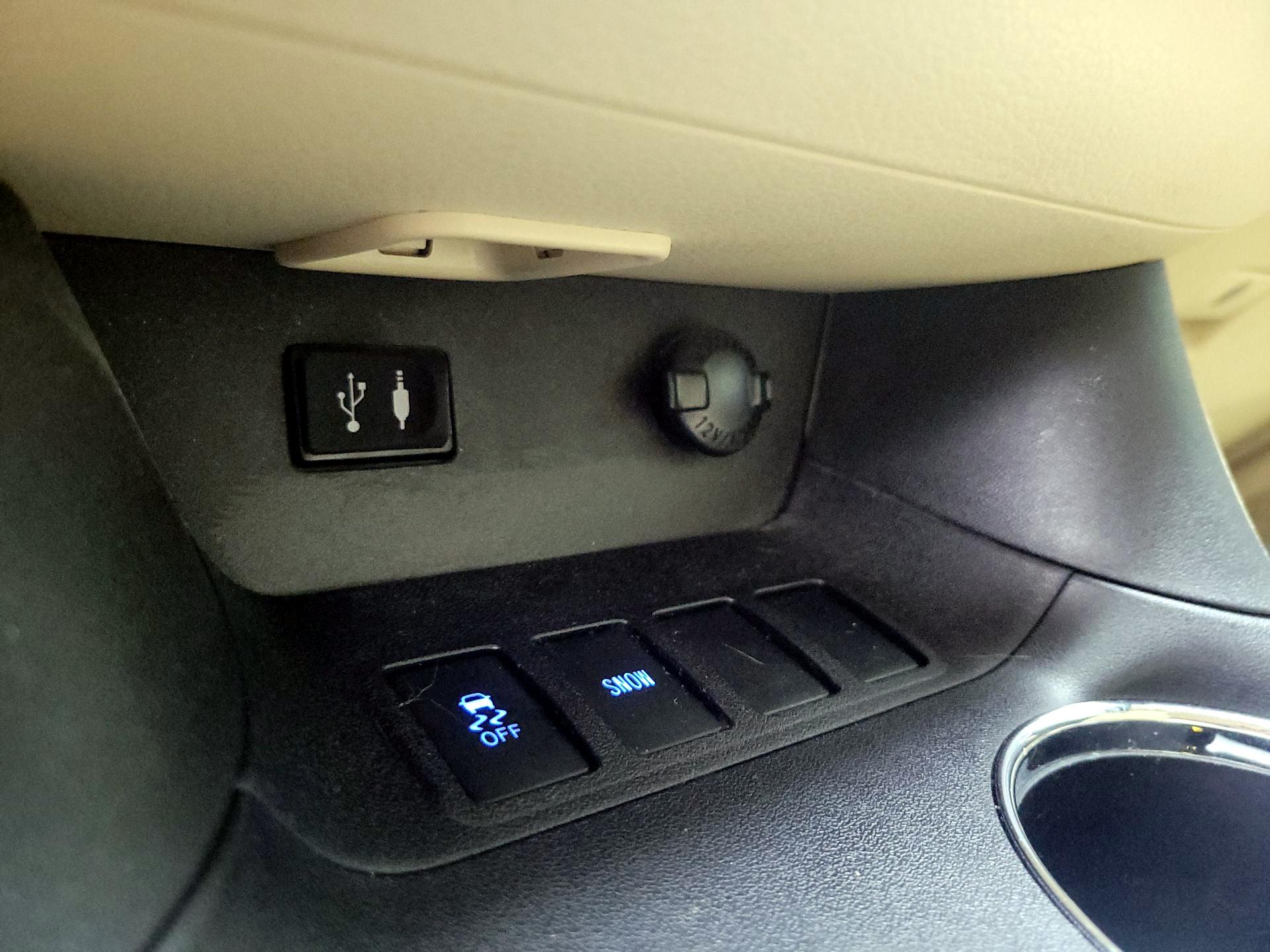 Thumbnail: 2015 Toyota Highlander - 19