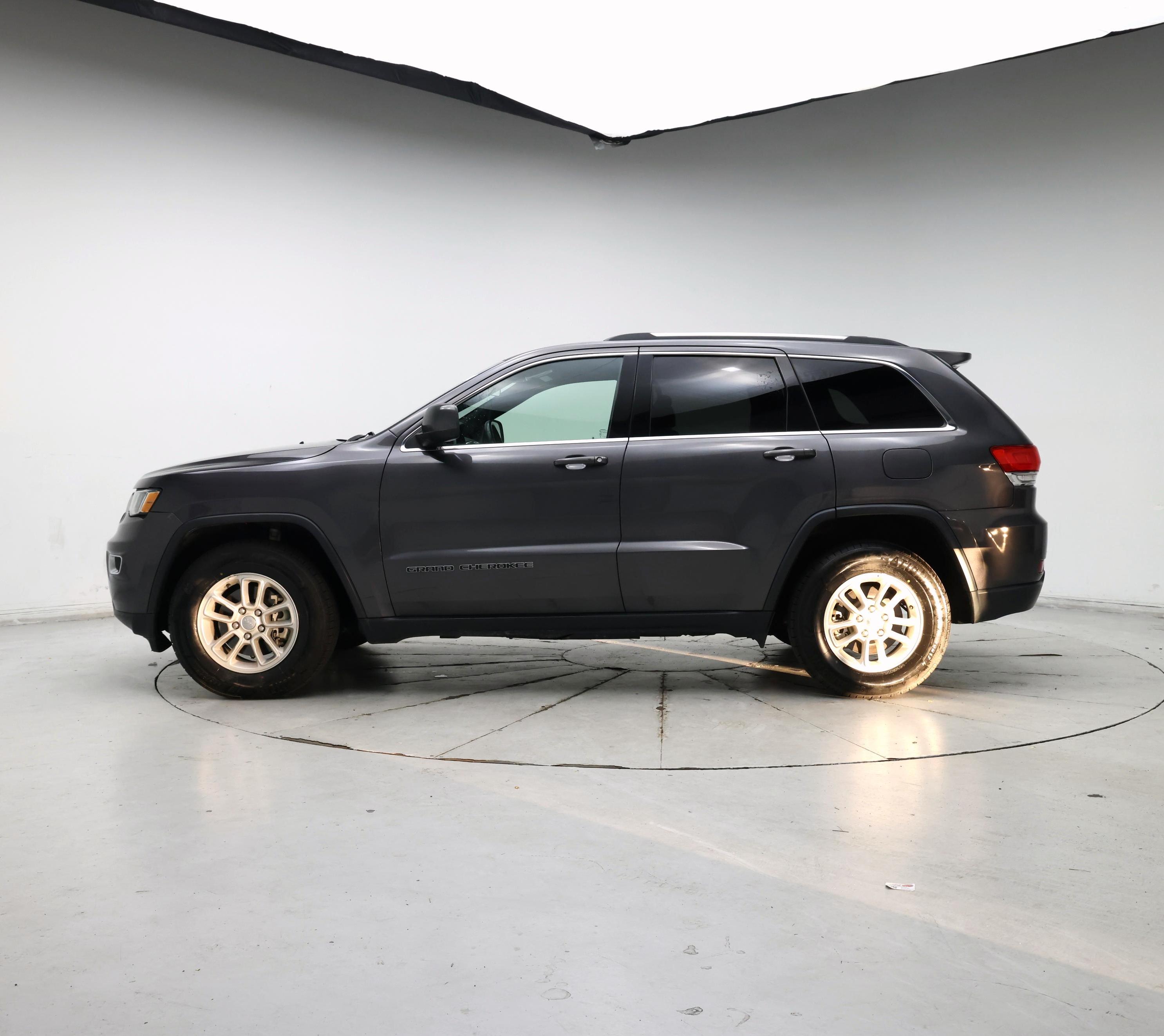 Thumbnail: 2018 Jeep Grand Cherokee - 3